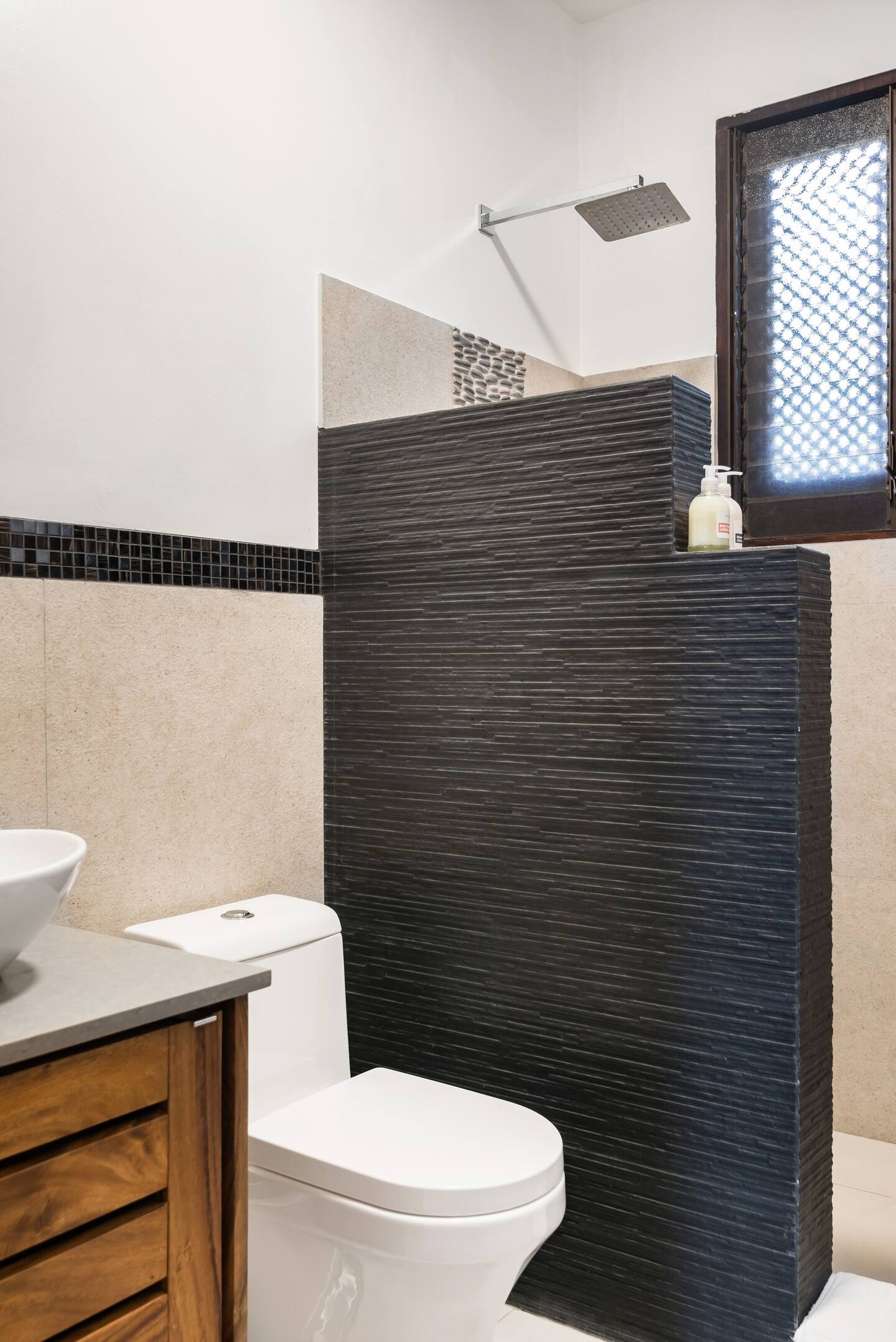 2 bed Condo For Rent in Jaco, Puntarenas - thumb 2