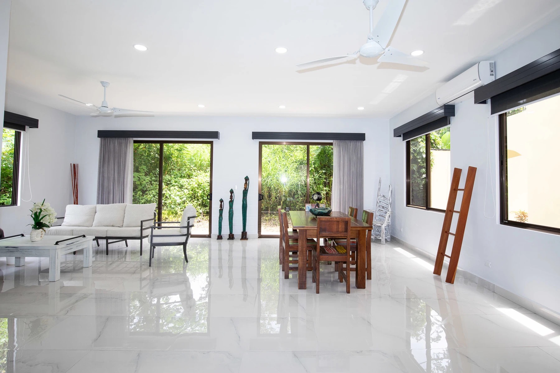 3 bed Single Family Homes For Sale in Manuel Antonio, Puntarenas - thumb 2