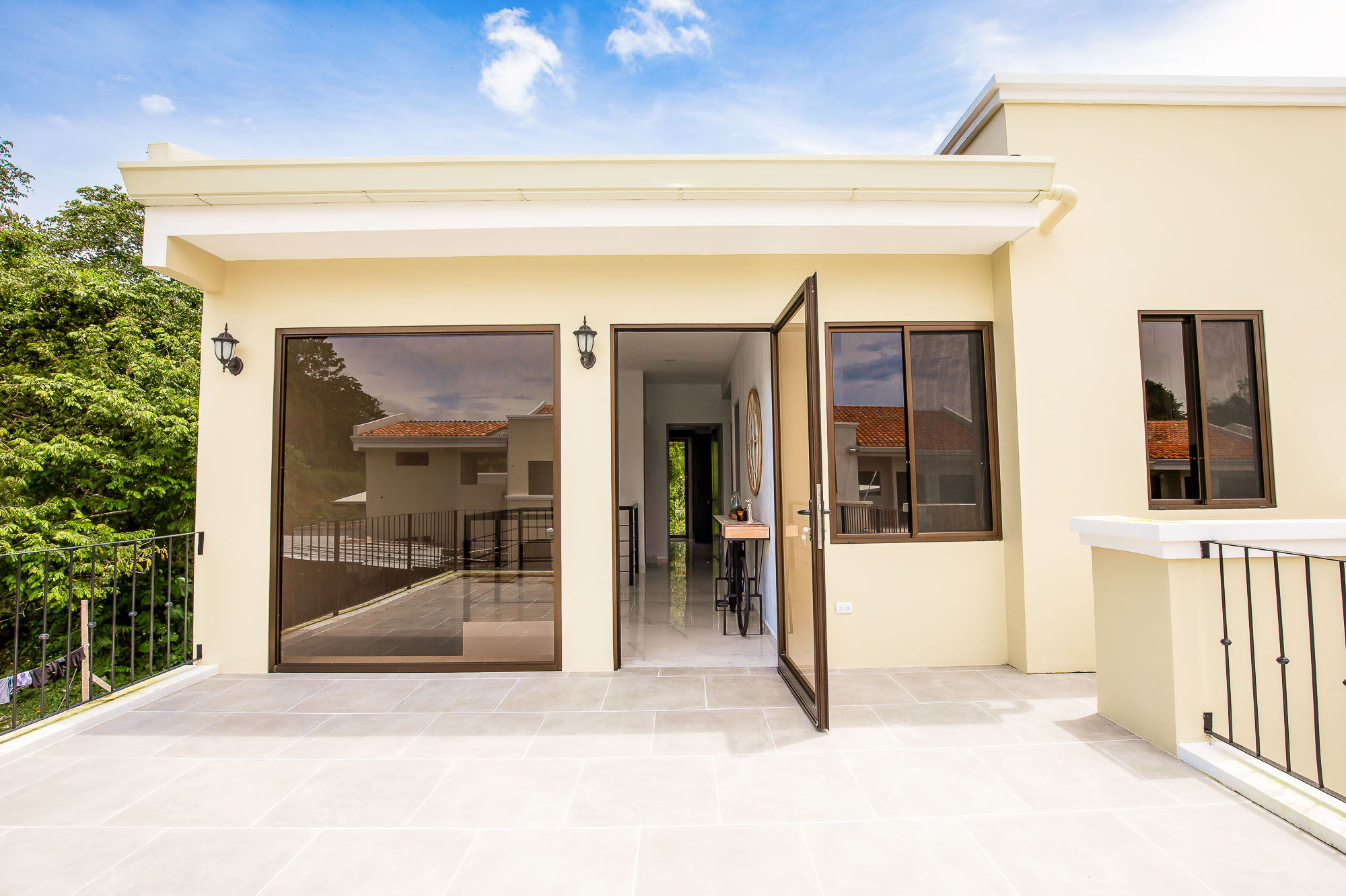 3 bed Single Family Homes For Sale in Manuel Antonio, Puntarenas - thumb 1