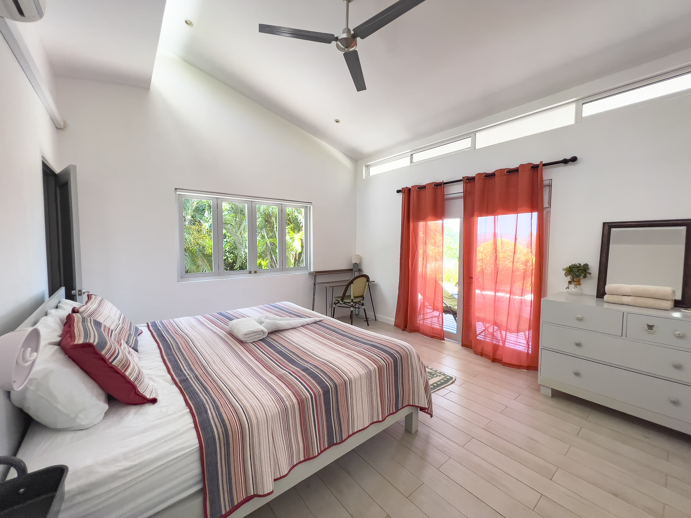 5 bed Single Family Homes For Sale in Santa Teresa, Puntarenas - thumb 6