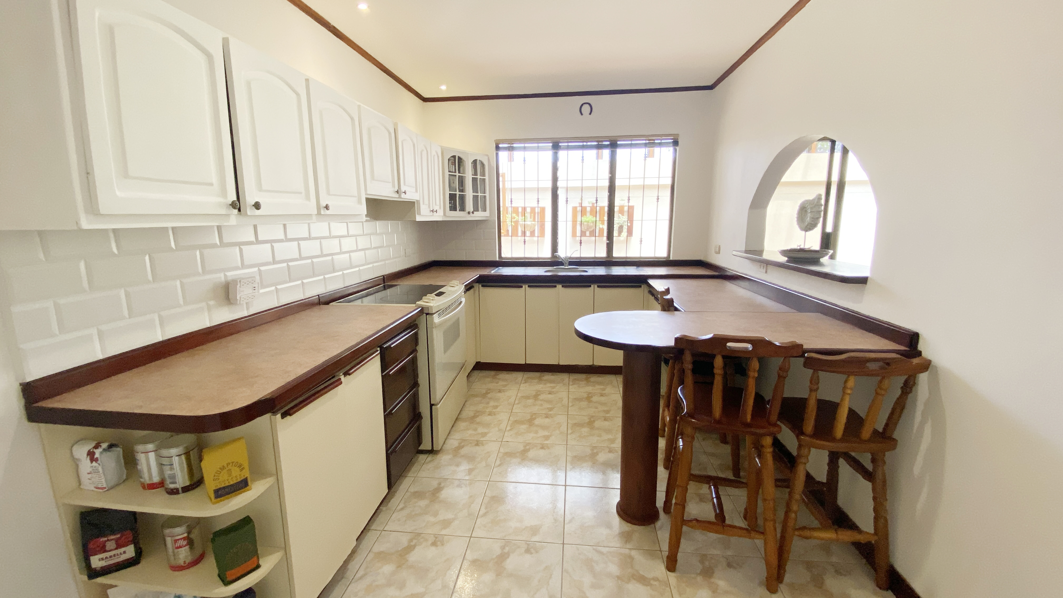 4 bed Single Family Homes For Sale in Santo Domingo, Heredia - thumb 1