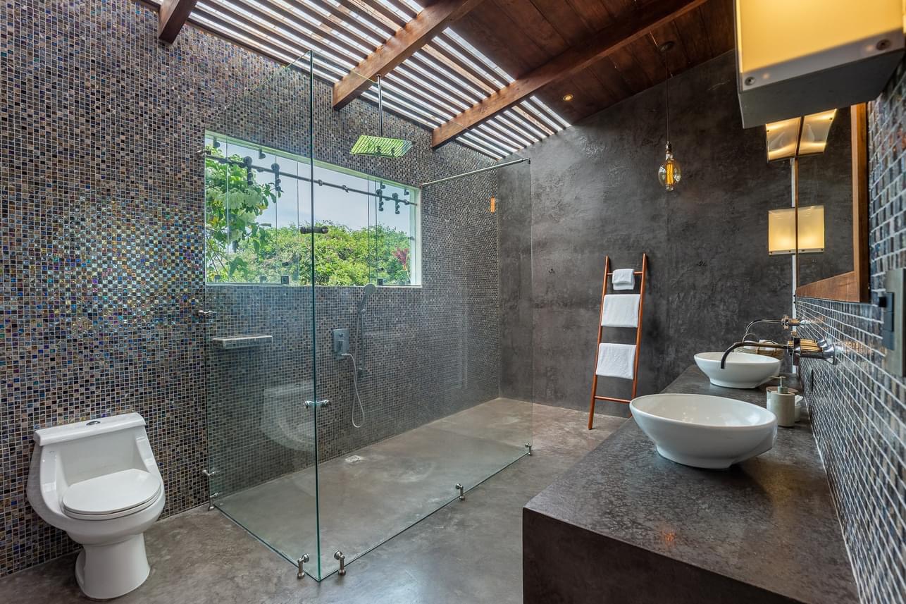 4 bed Single Family Homes For Sale in Santa Teresa, Puntarenas - thumb 10