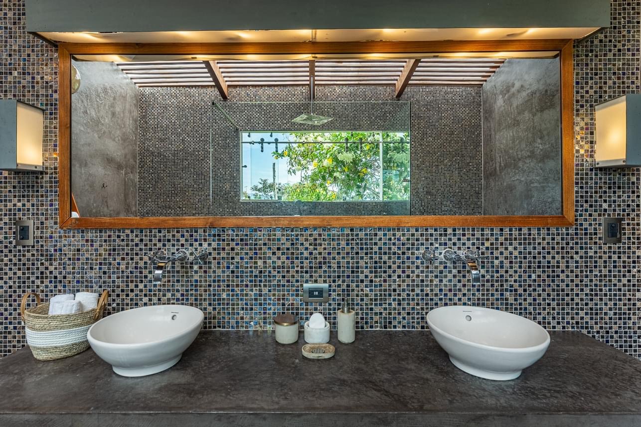 4 bed Single Family Homes For Sale in Santa Teresa, Puntarenas - thumb 11