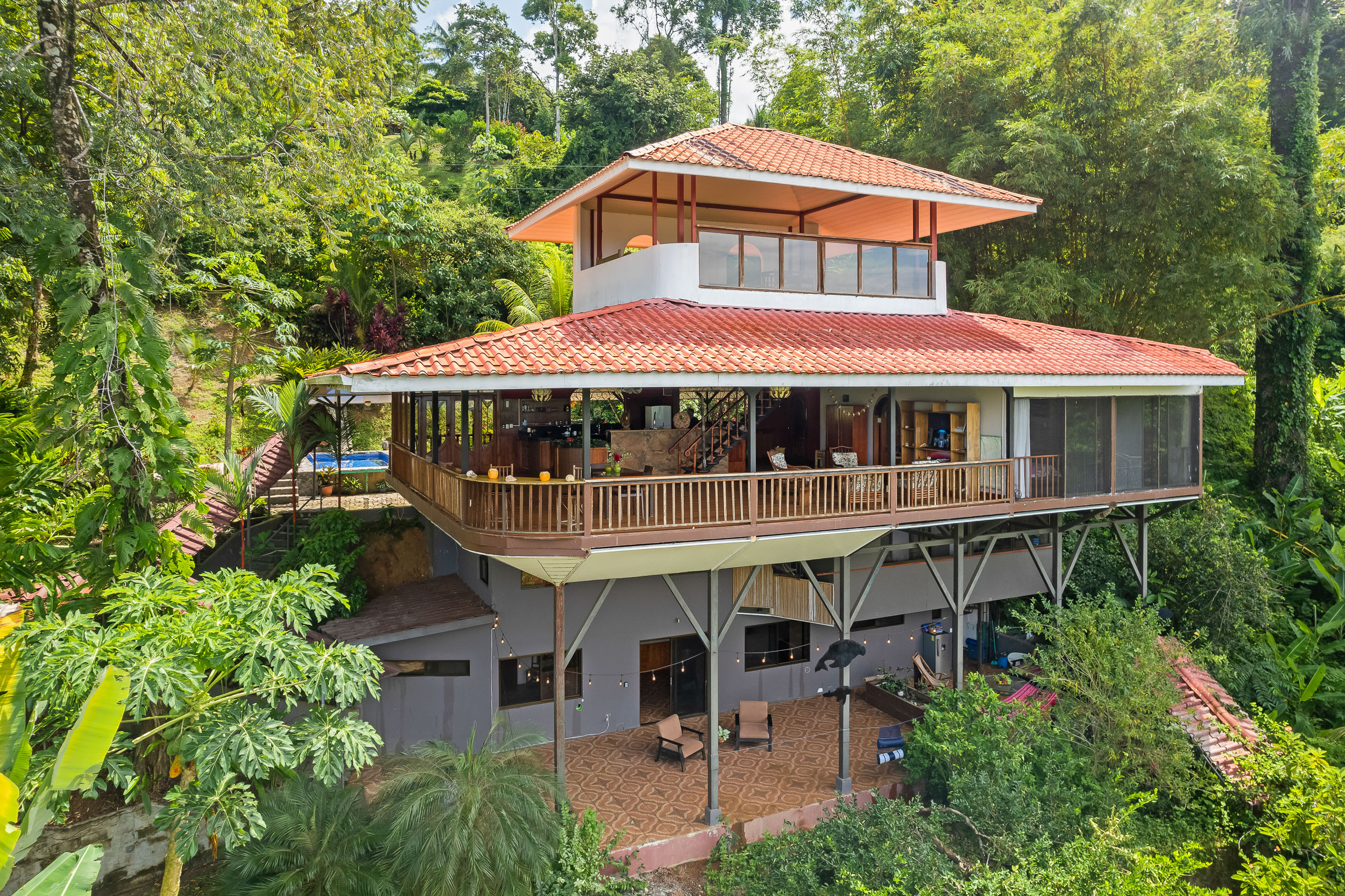 6 bed Single Family Homes For Sale in Uvita, Puntarenas - thumb 1