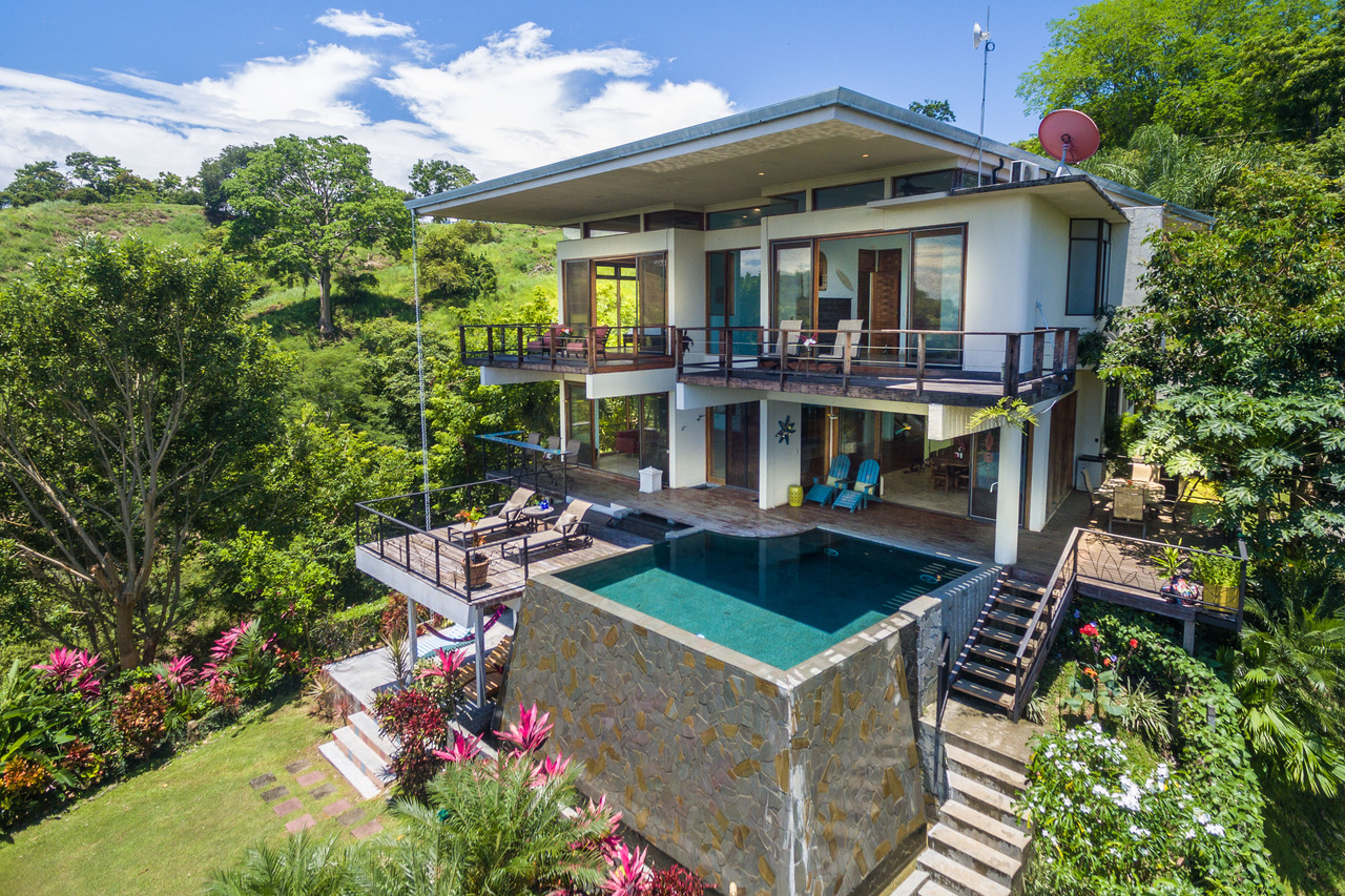 4 bed Single Family Homes For Sale in Manuel Antonio, Puntarenas - thumb 28