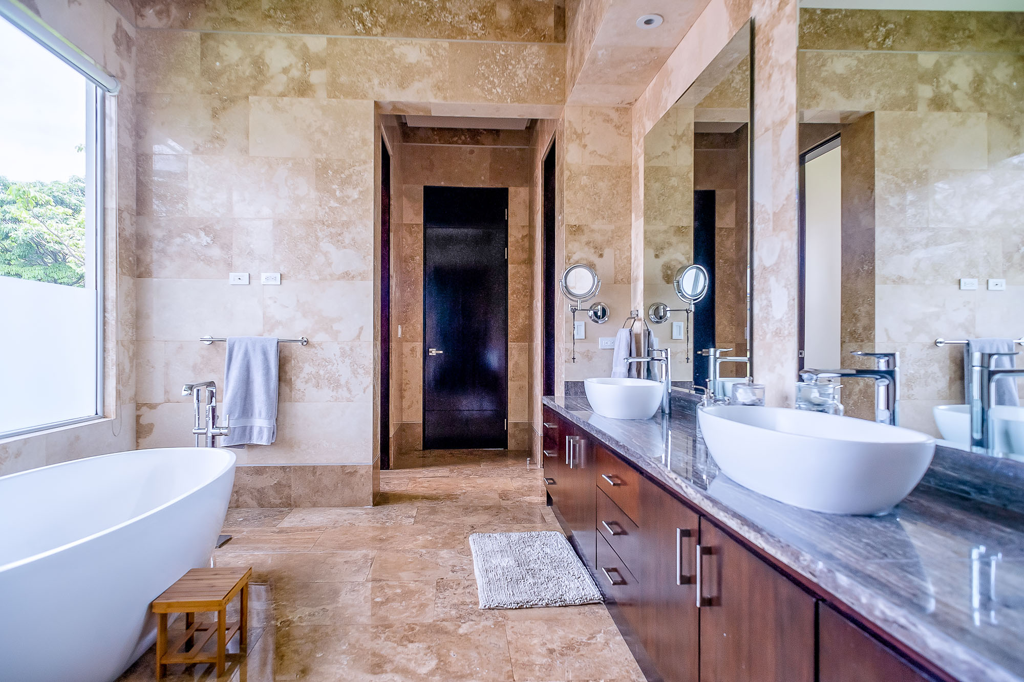 5 bed Single Family Homes For Sale in Santa Ana, San Jose - thumb 19