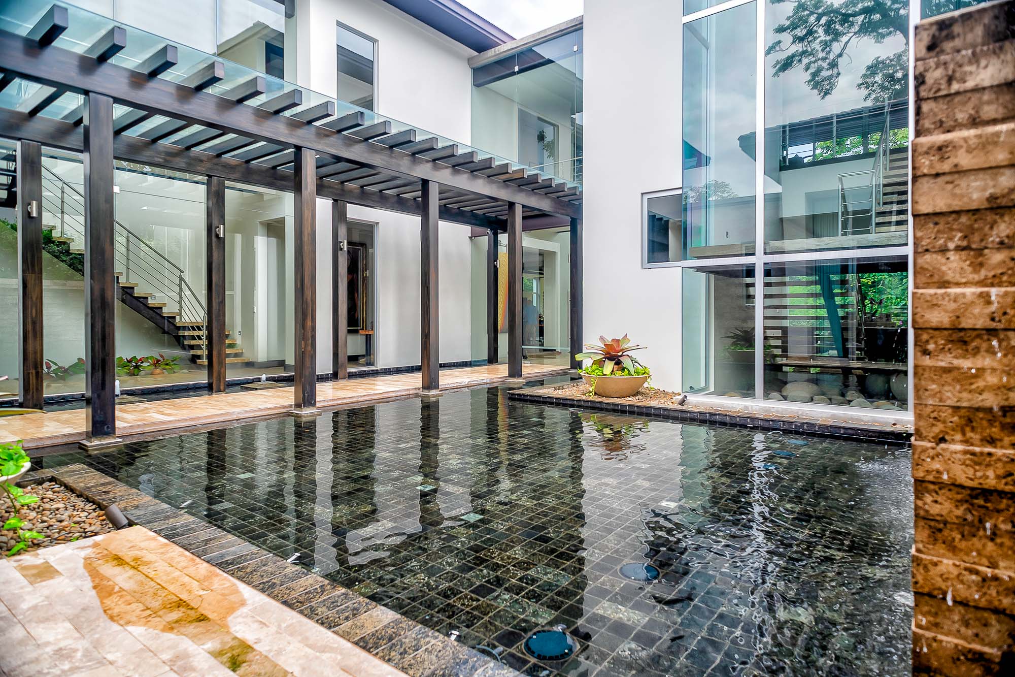 5 bed Single Family Homes For Sale in Santa Ana, San Jose - thumb 1