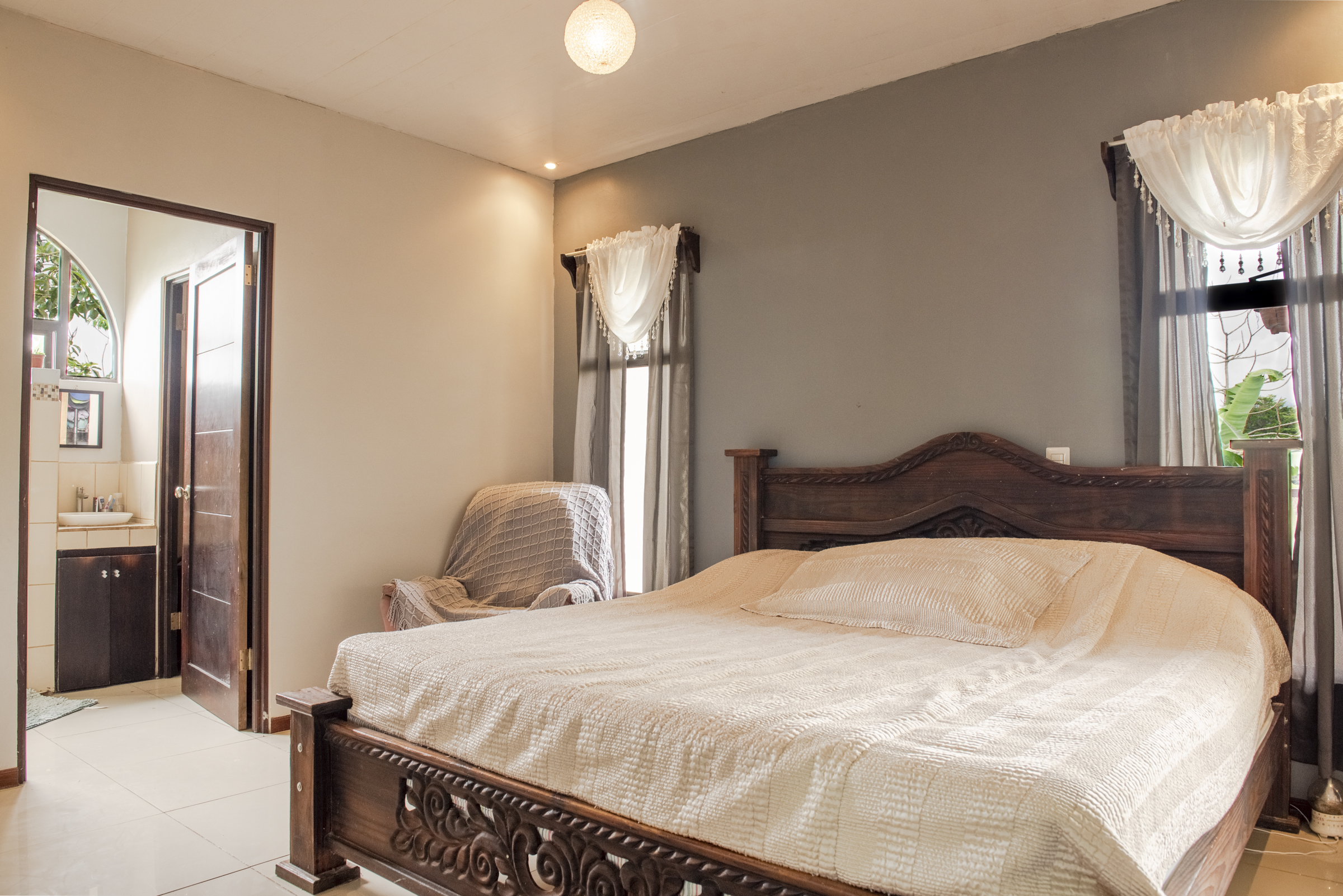 4 bed Single Family Homes For Sale in Perez Zeledon, San Jose - thumb 14