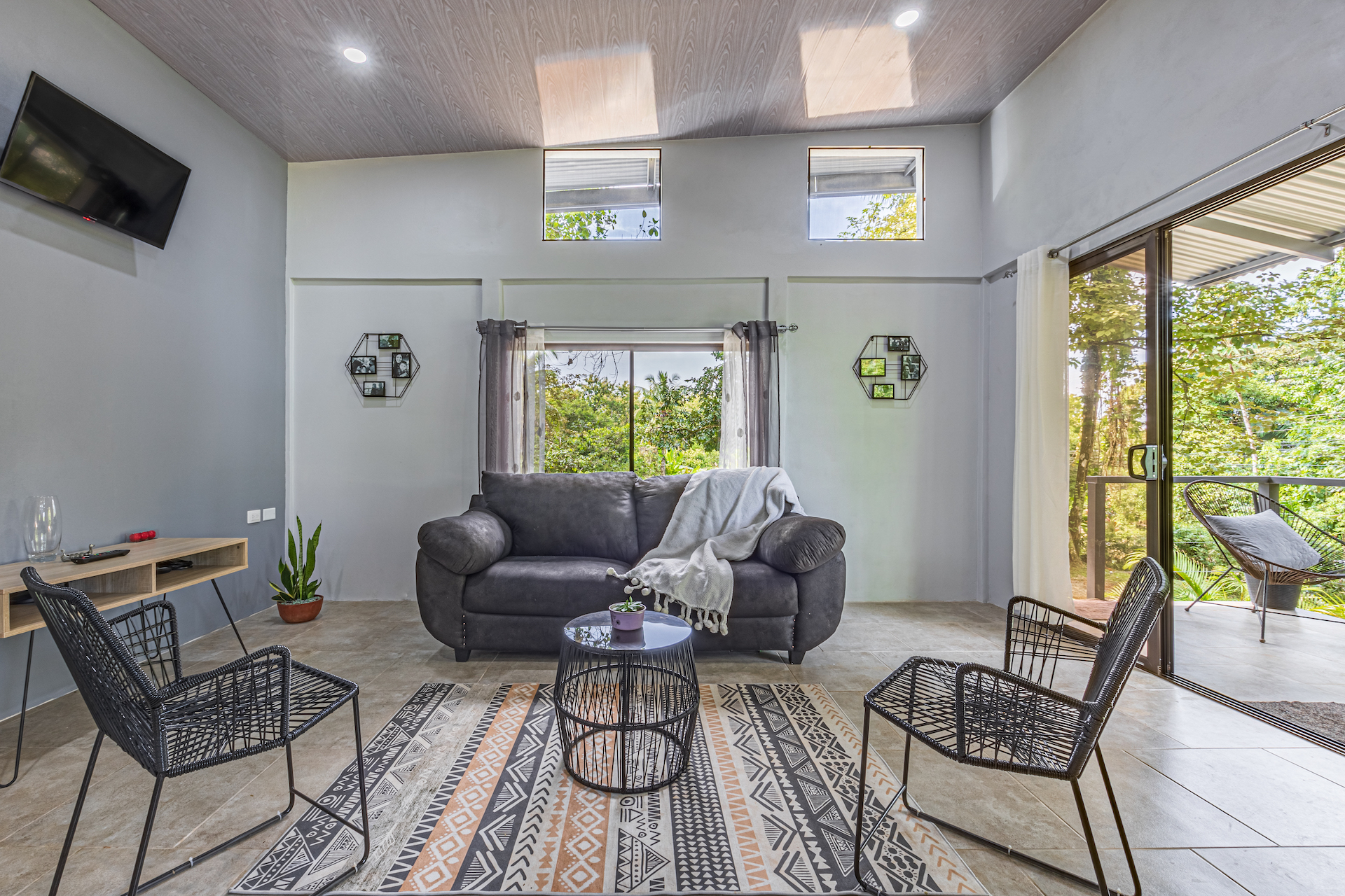 6 bed Single Family Homes For Sale in Uvita, Puntarenas - thumb 6