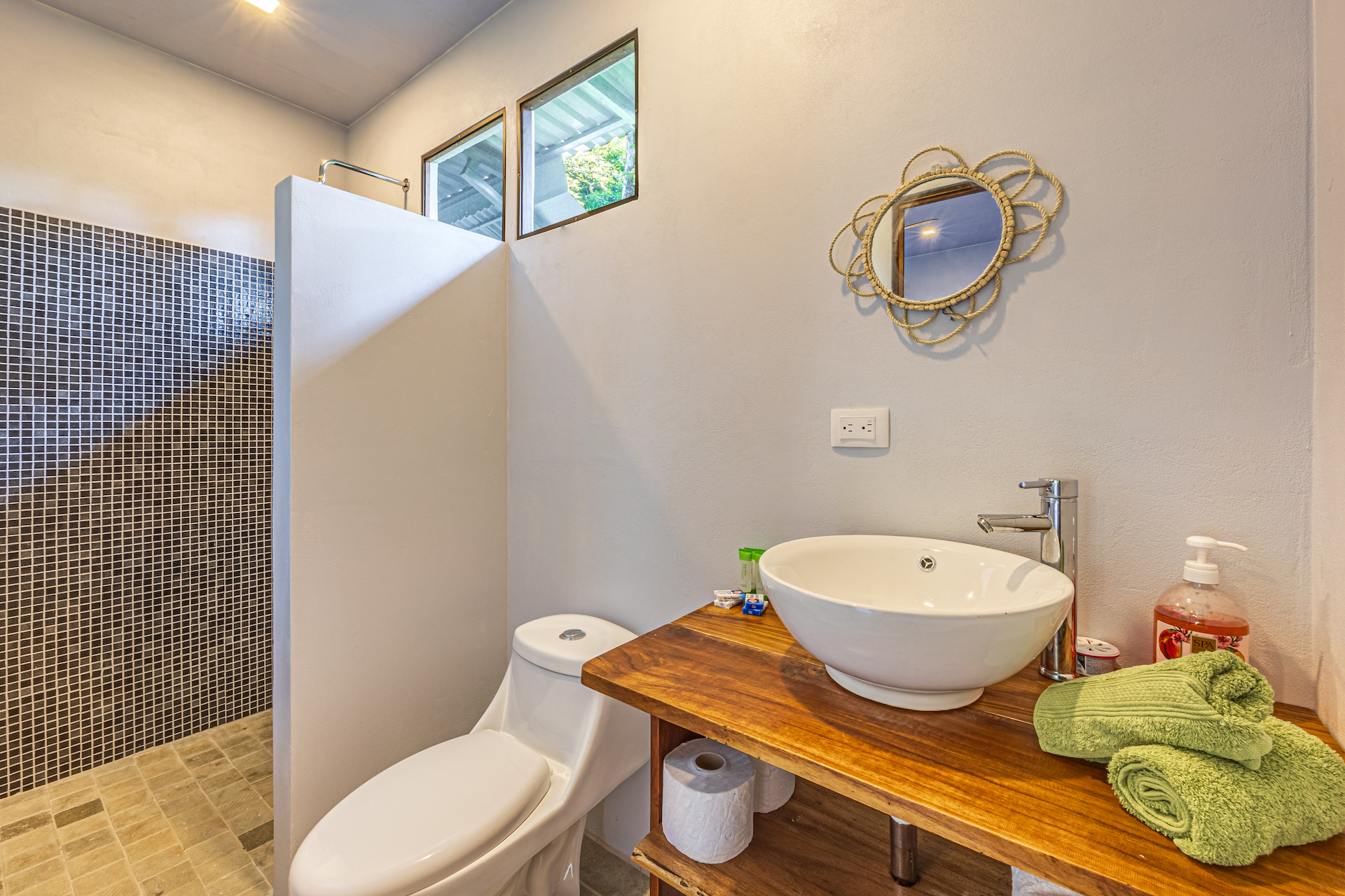 6 bed Single Family Homes For Sale in Uvita, Puntarenas - thumb 12