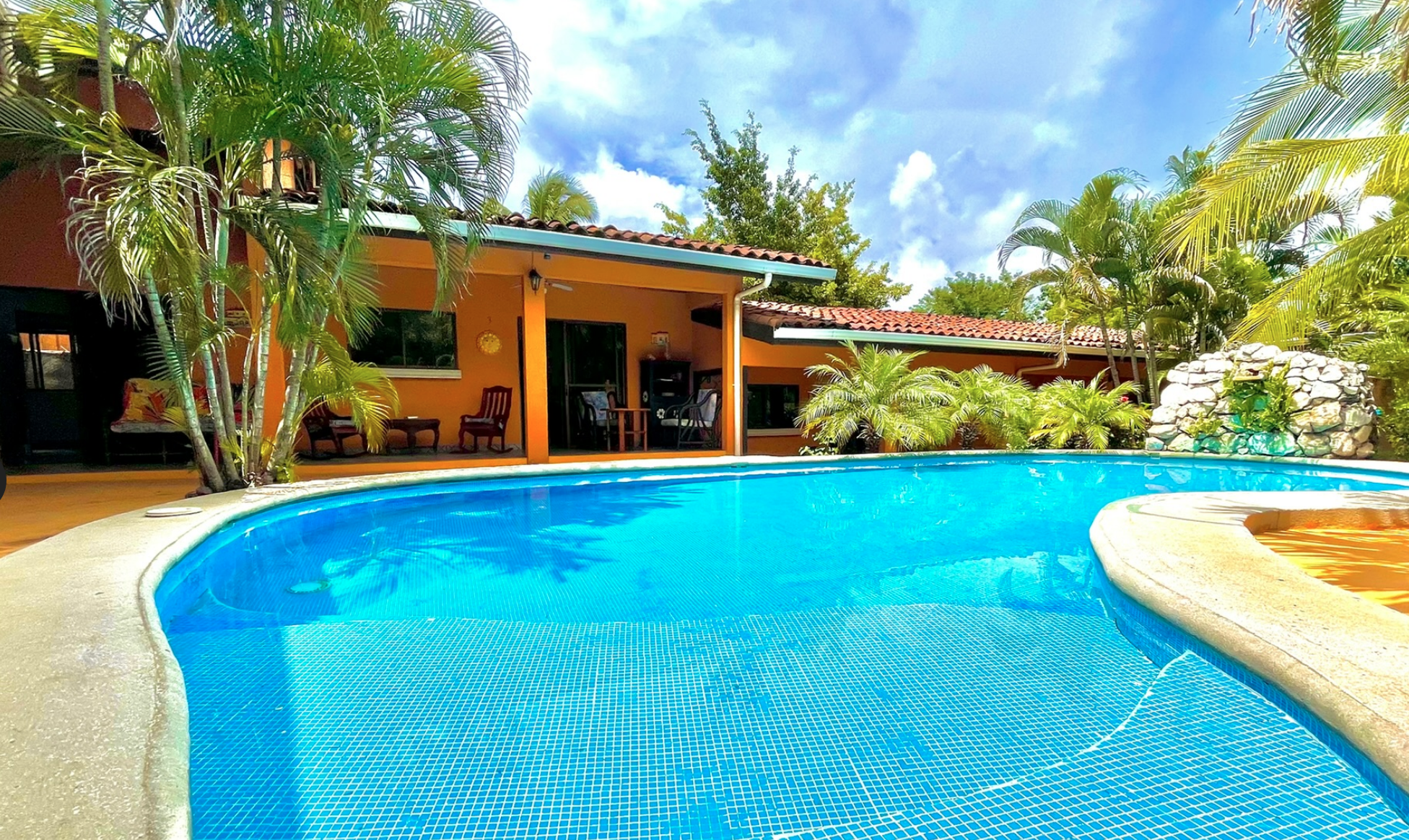 9 bed Hotel / Leisure For Sale in Tamarindo, Guanacaste - thumb 1