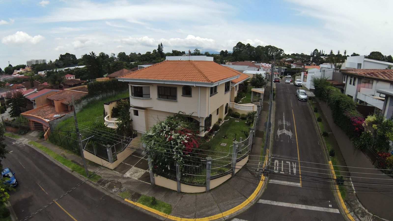 4 bed Condo For Sale in Granadilla, San Jose - thumb 1