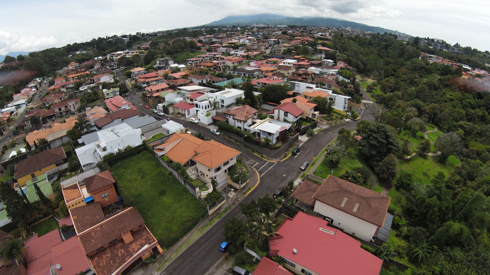 4 bed Condo For Sale in Granadilla, San Jose - thumb 2