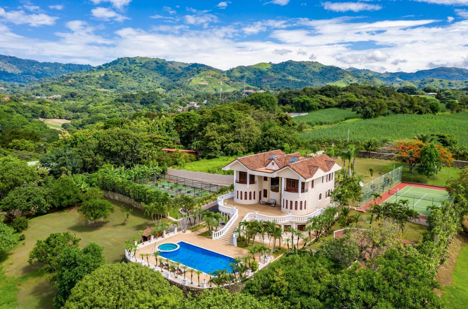 4 bed Single Family Homes For Sale in Atenas, Alajuela - thumb 3