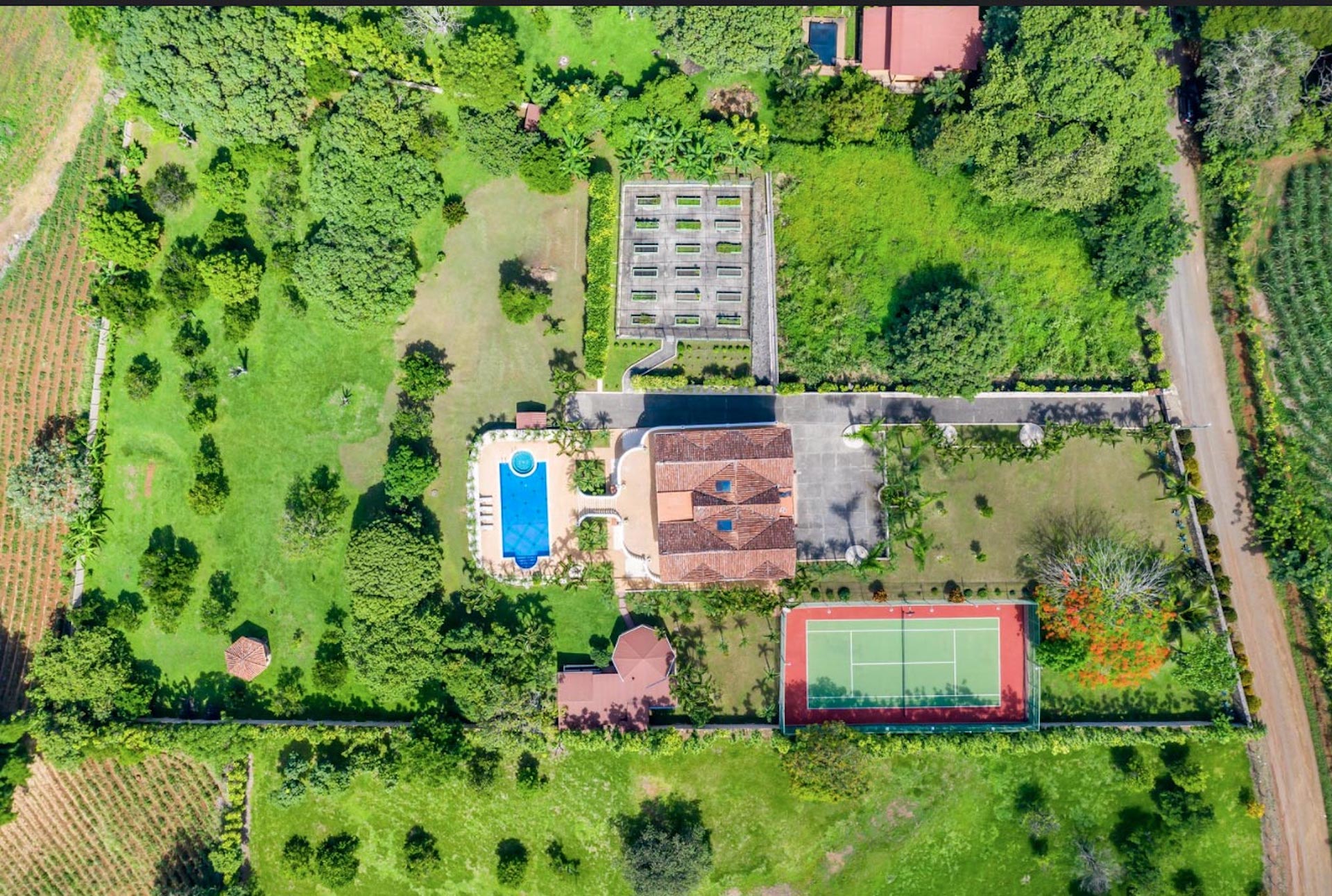 4 bed Single Family Homes For Sale in Atenas, Alajuela - thumb 1