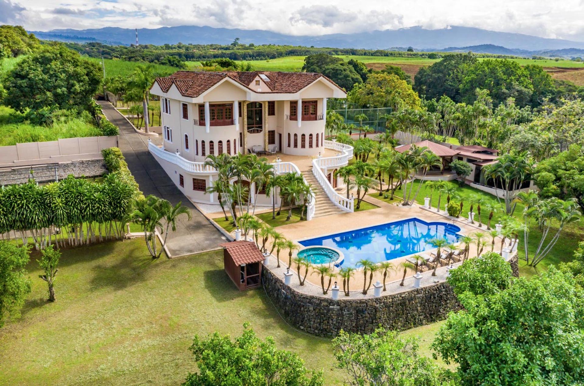 4 bed Single Family Homes For Sale in Atenas, Alajuela - thumb 7