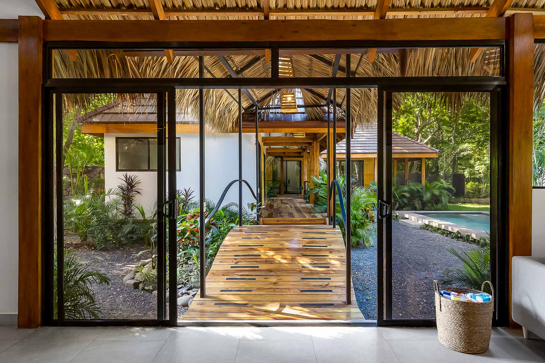 4 bed Single Family Homes For Sale in Tamarindo, Guanacaste - thumb 7