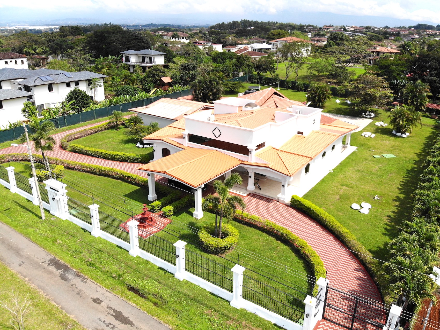 6 bed Single Family Homes For Rent in La Guacima, Alajuela - thumb 1