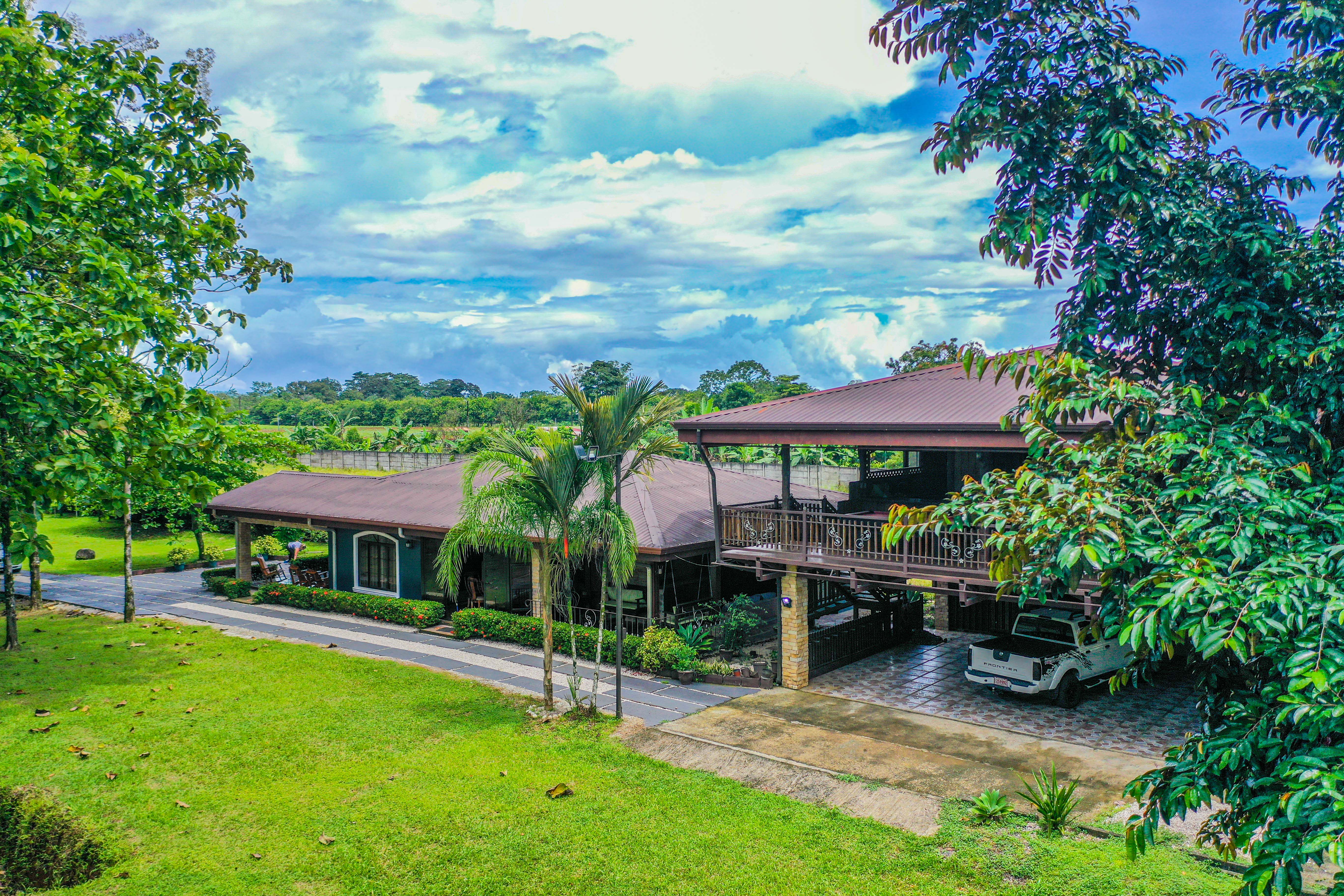 6 bed Single Family Homes For Sale in La Fortuna, Alajuela - thumb 1