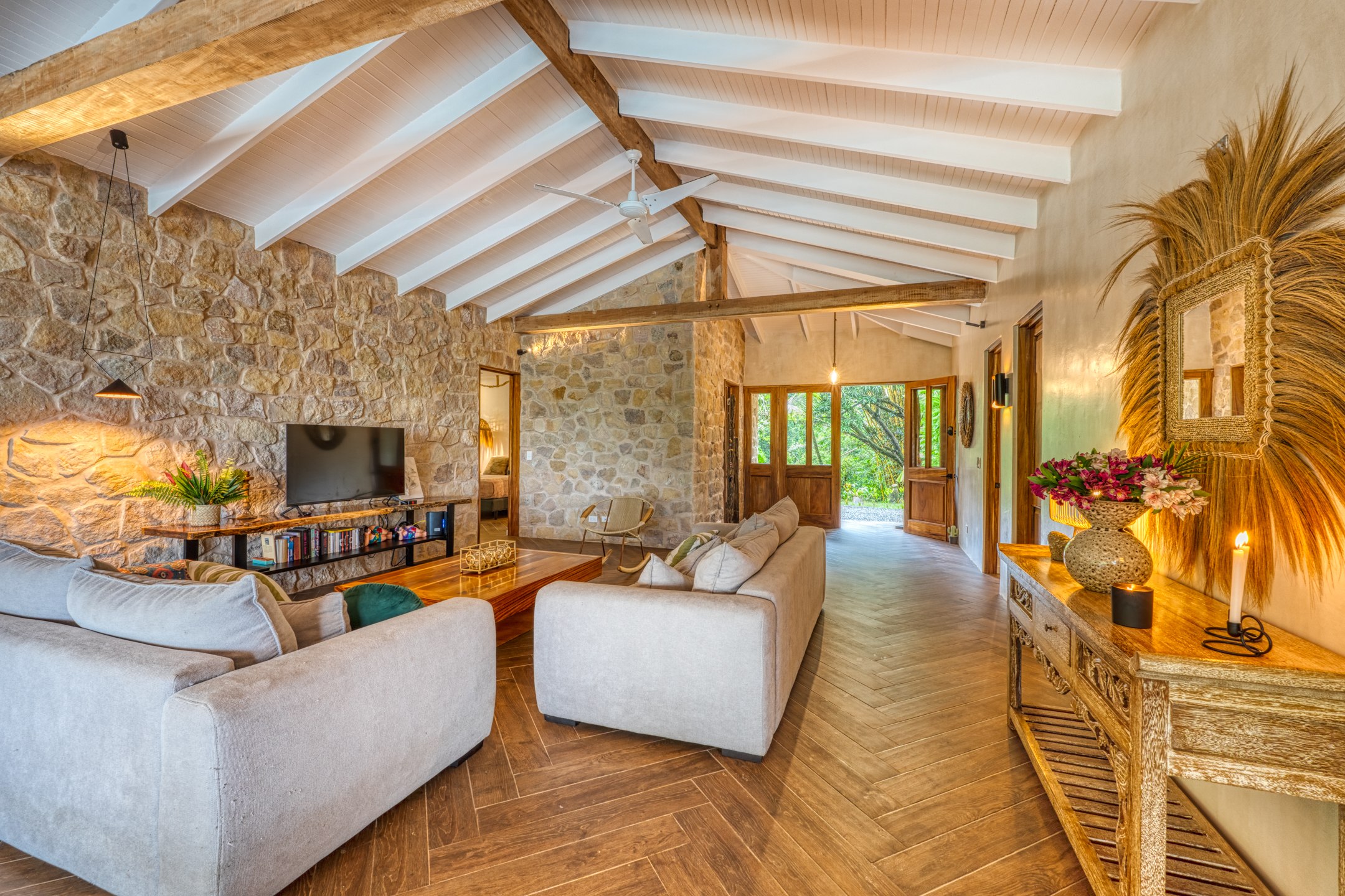 4 bed Single Family Homes For Sale in Ojochal, Puntarenas - thumb 9