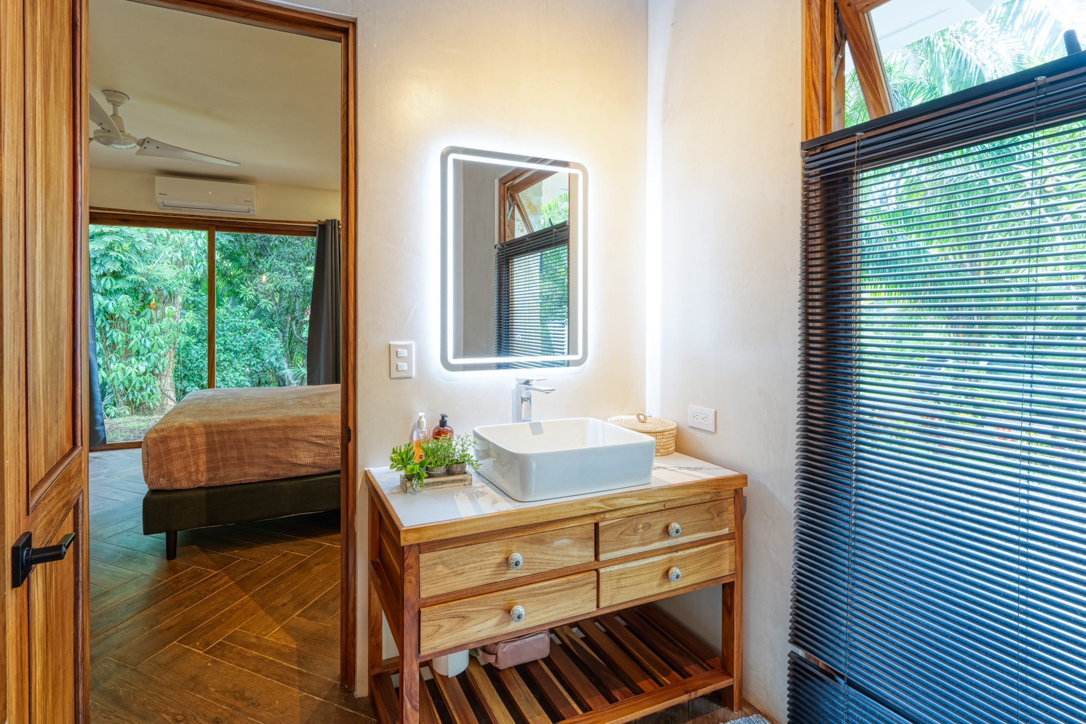 4 bed Single Family Homes For Sale in Ojochal, Puntarenas - thumb 20