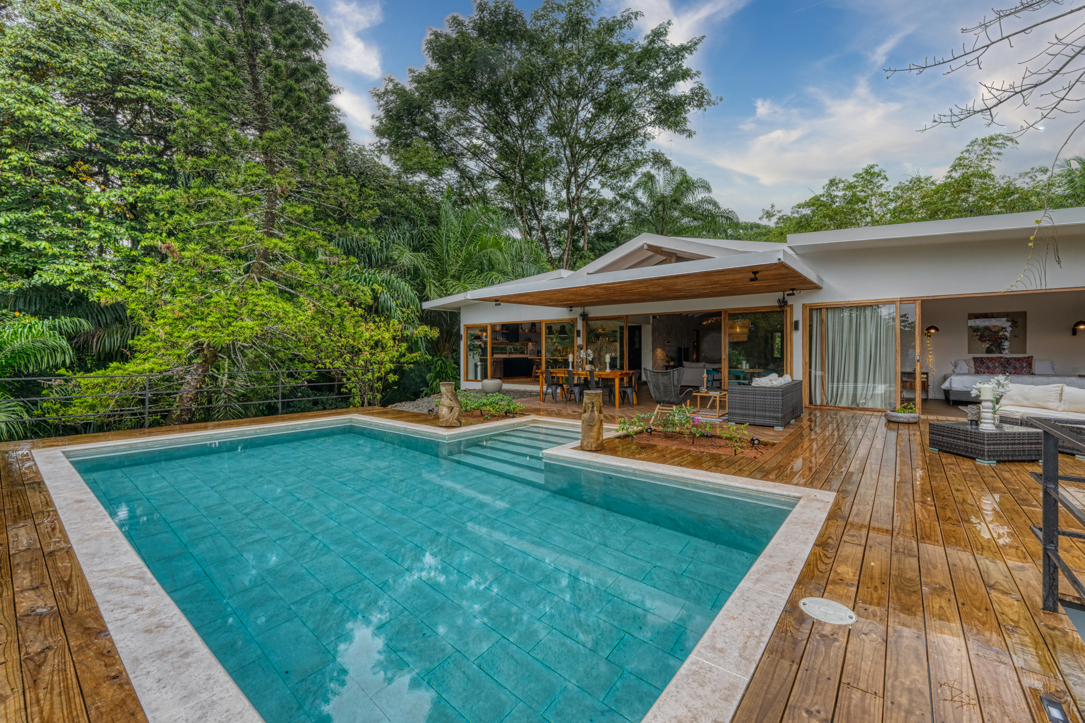 4 bed Single Family Homes For Sale in Ojochal, Puntarenas - thumb 3