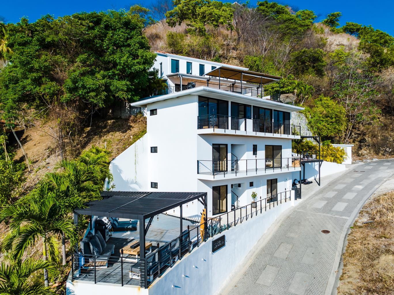 7 bed Single Family Homes For Sale in Playa Flamingo, Guanacaste - thumb 3