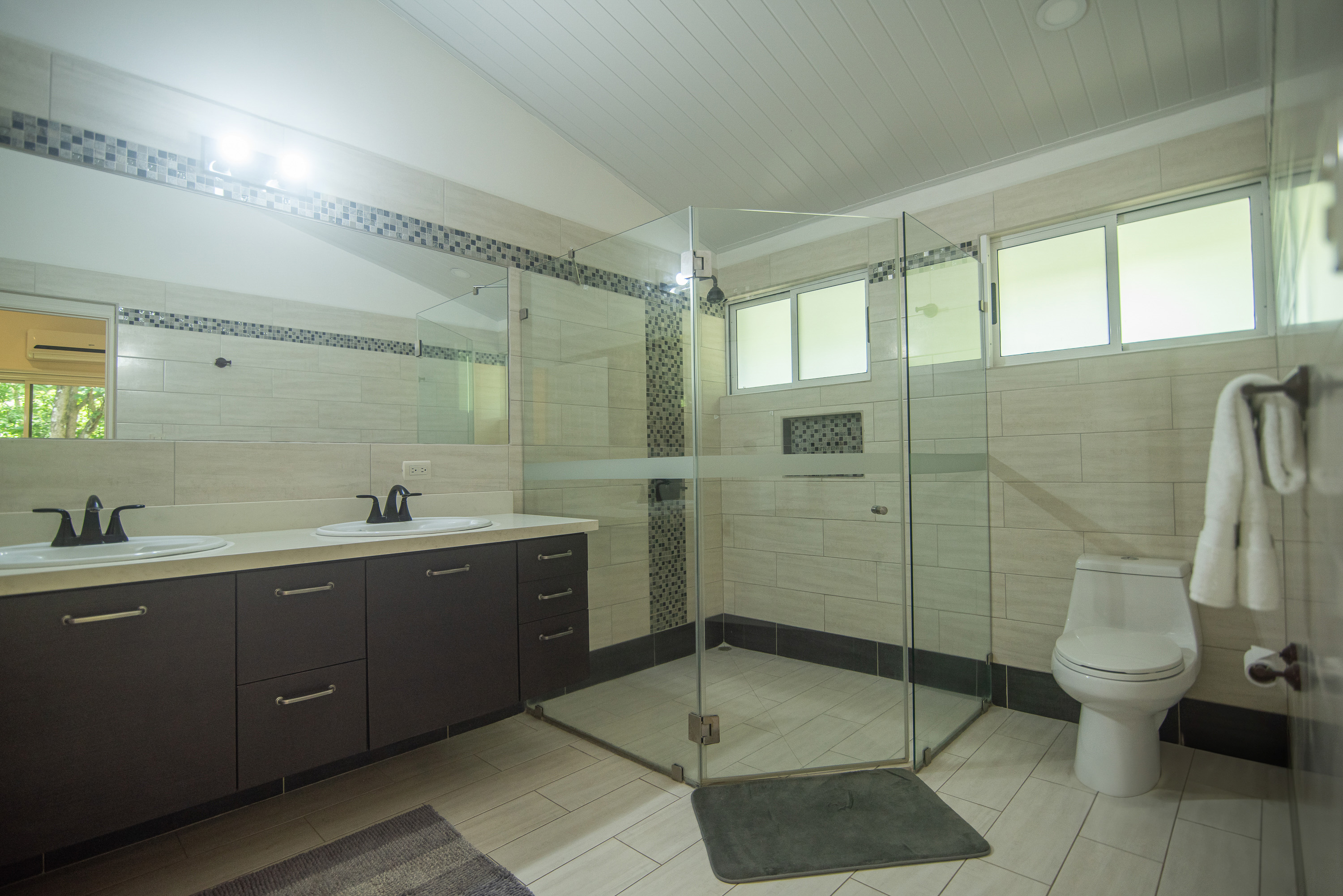 8 bed Single Family Homes For Sale in Tarcoles, Puntarenas - thumb 6