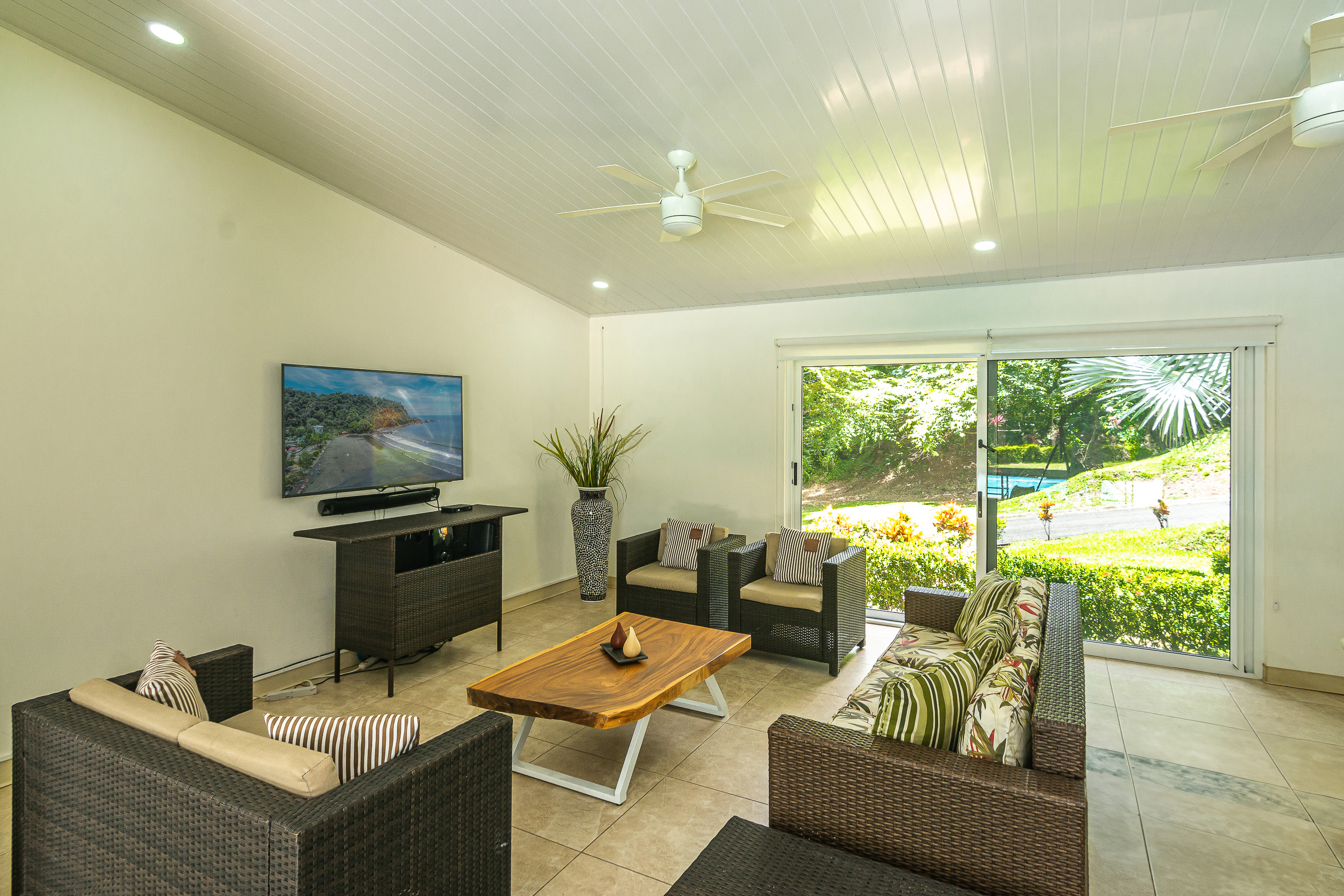 8 bed Single Family Homes For Sale in Tarcoles, Puntarenas - thumb 8