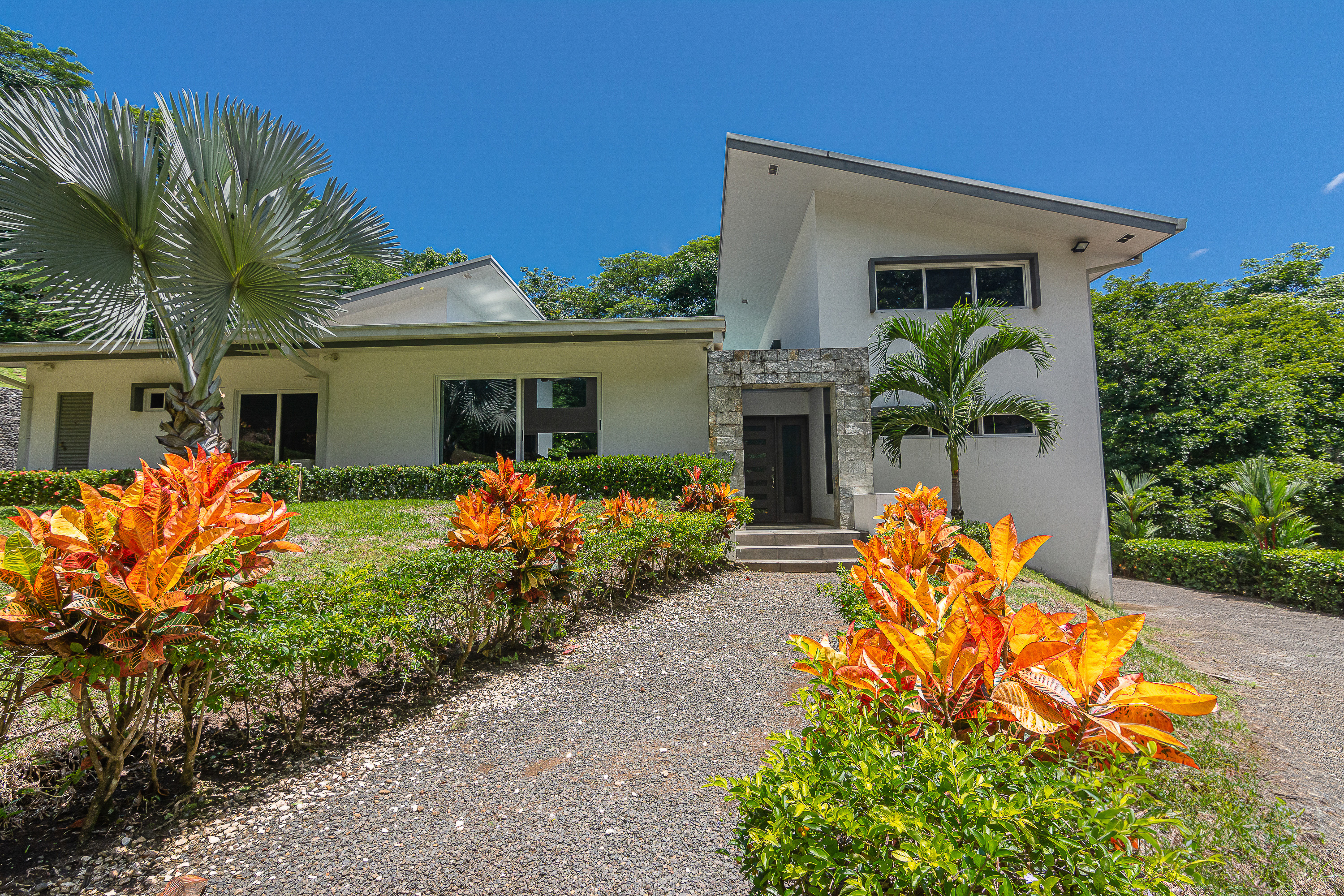 8 bed Single Family Homes For Sale in Tarcoles, Puntarenas - thumb 1