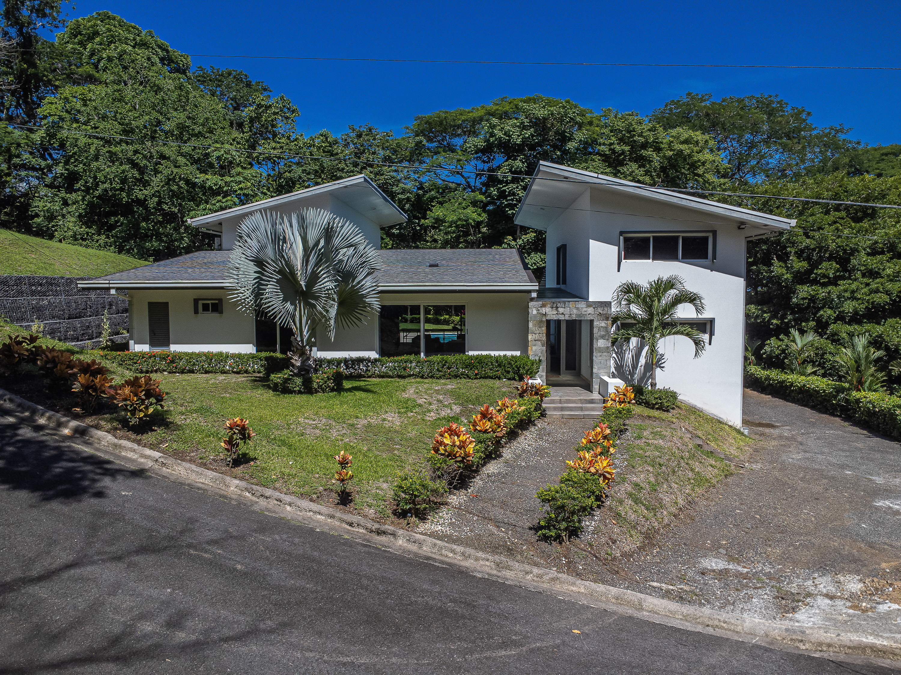 8 bed Single Family Homes For Sale in Tarcoles, Puntarenas - thumb 9