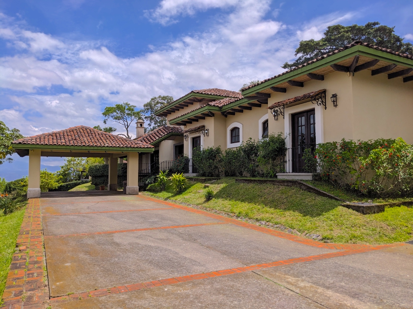 5 bed Single Family Homes For Sale in Escazu, San Jose - thumb 1