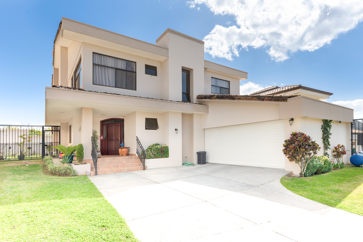 4 bed Single Family Homes For Rent in Curridabat, San Jose - thumb 12