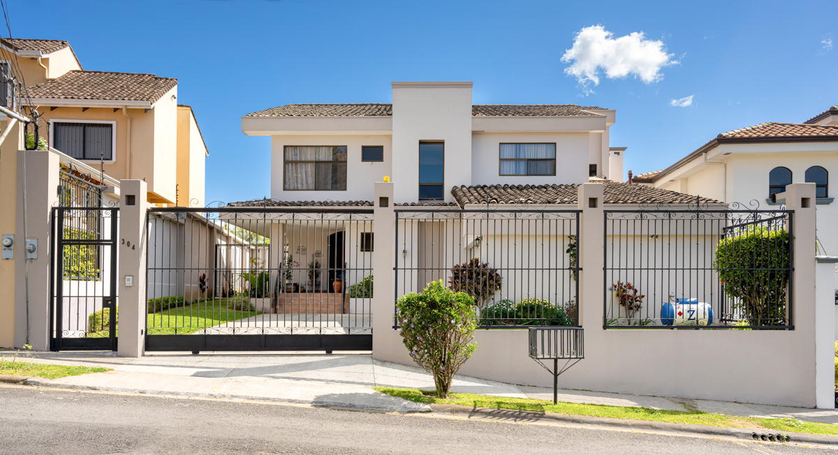 4 bed Single Family Homes For Rent in Curridabat, San Jose - thumb 1