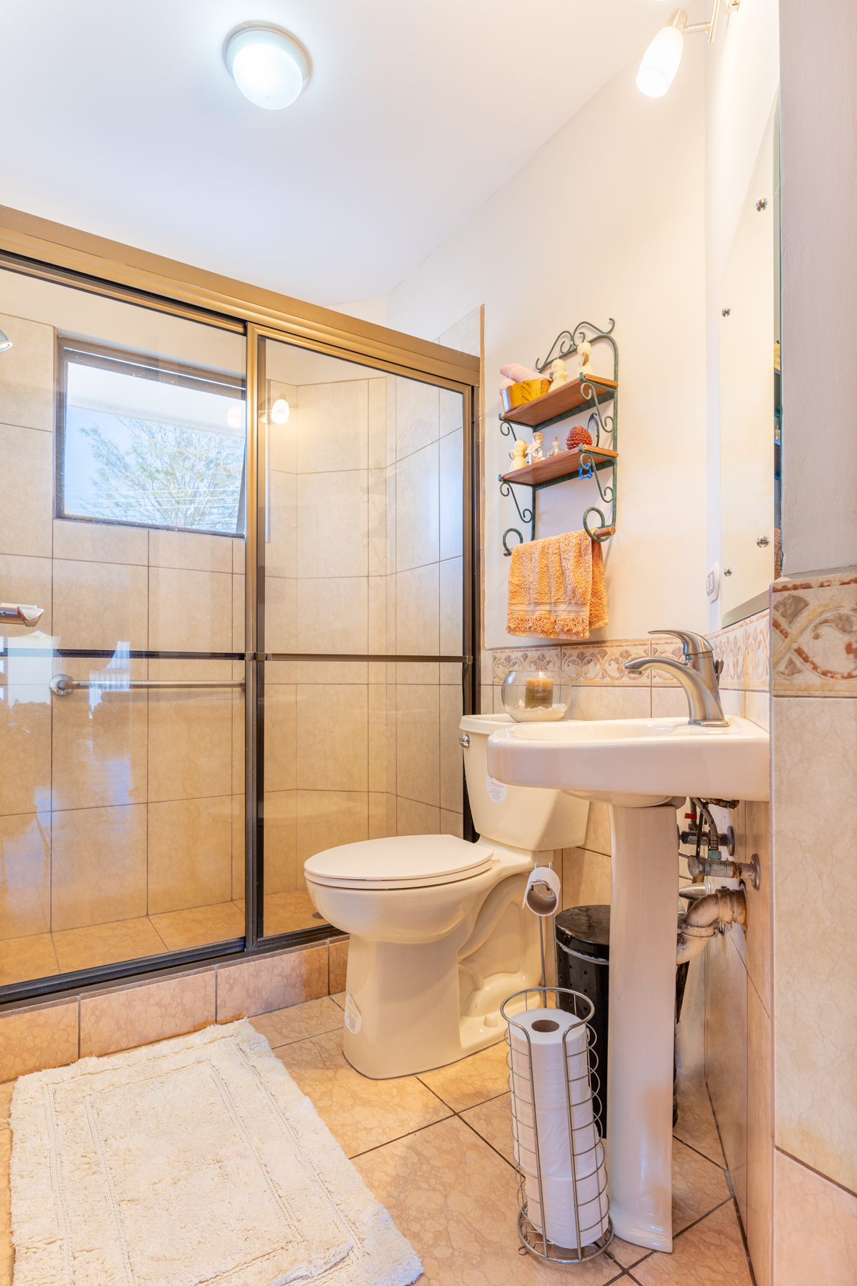 4 bed Single Family Homes For Rent in Curridabat, San Jose - thumb 9