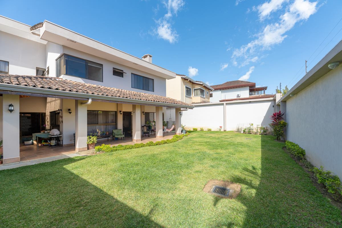 4 bed Single Family Homes For Rent in Curridabat, San Jose - thumb 5