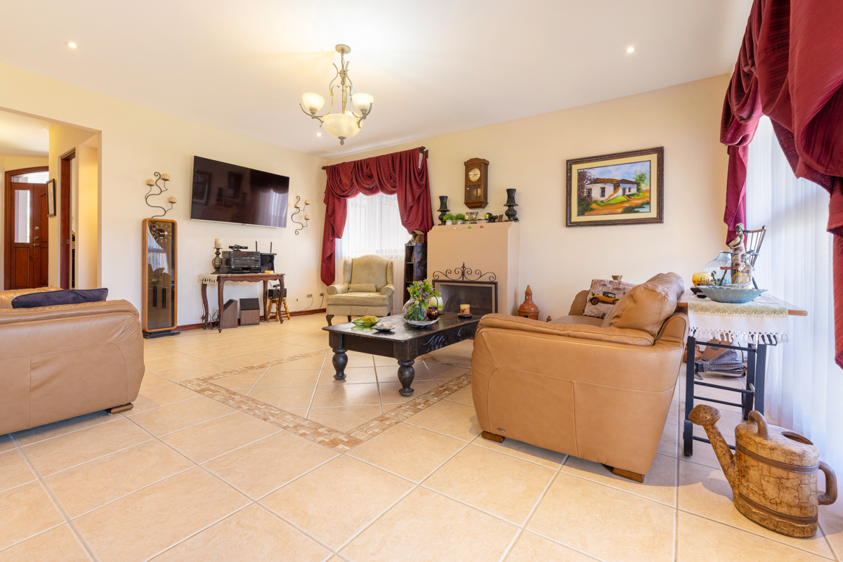 4 bed Single Family Homes For Rent in Curridabat, San Jose - thumb 2