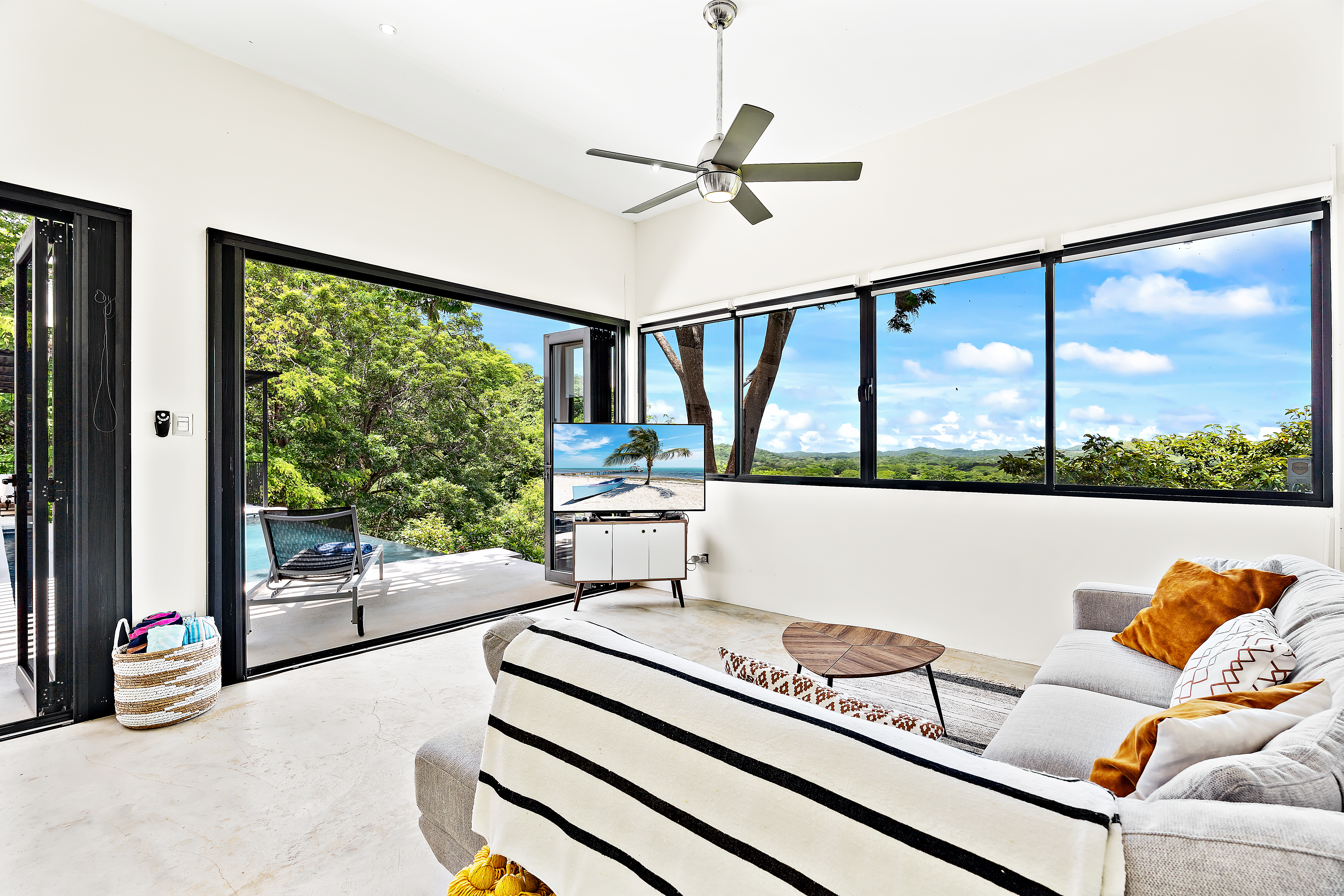 5 bed Single Family Homes For Sale in Tamarindo, Guanacaste - thumb 4