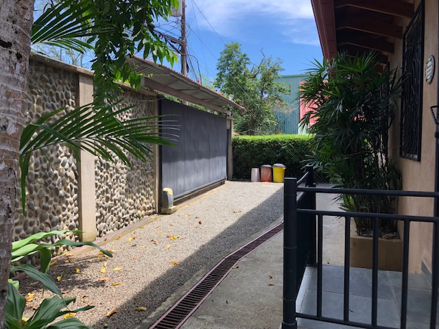 6 bed Single Family Homes For Sale in Dominical, Puntarenas - thumb 4