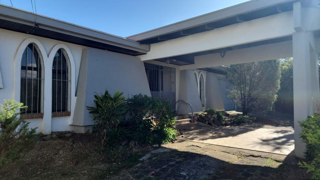 5 bed Single Family Homes For Sale in Curridabat, San Jose - thumb 5