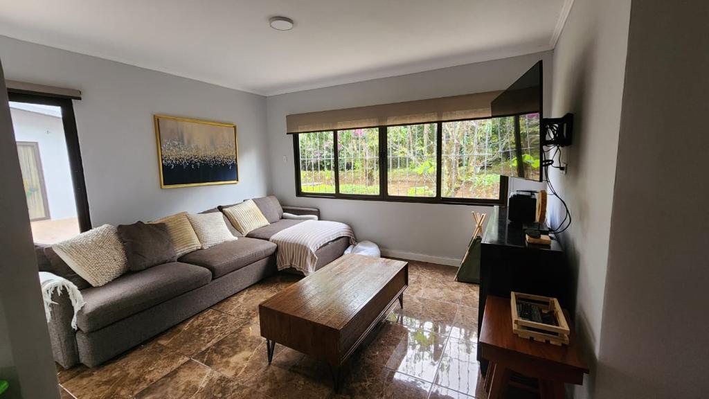 5 bed Single Family Homes For Sale in Curridabat, San Jose - thumb 9