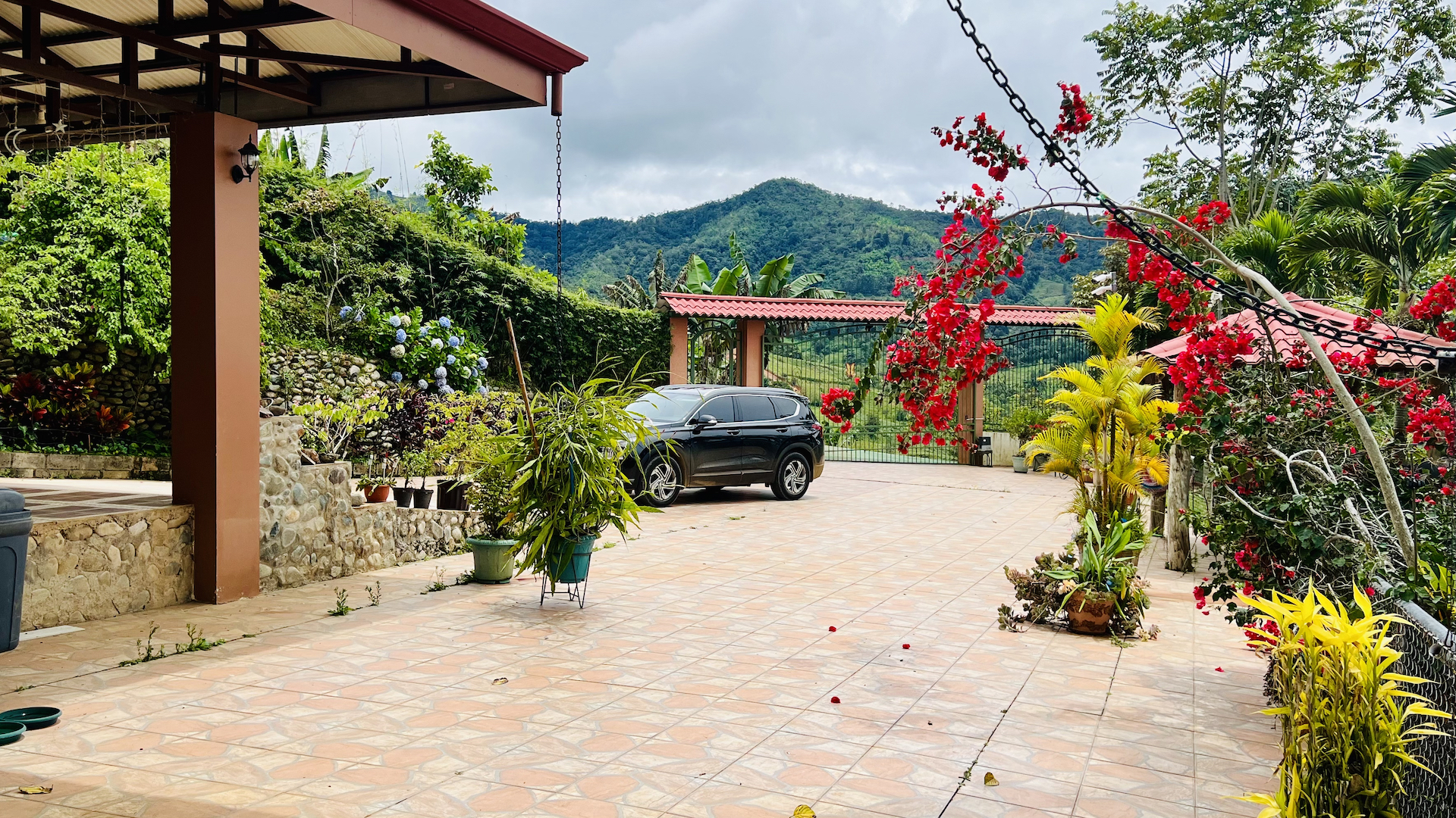 3 bed Single Family Homes For Sale in Perez Zeledon, San Jose - thumb 2