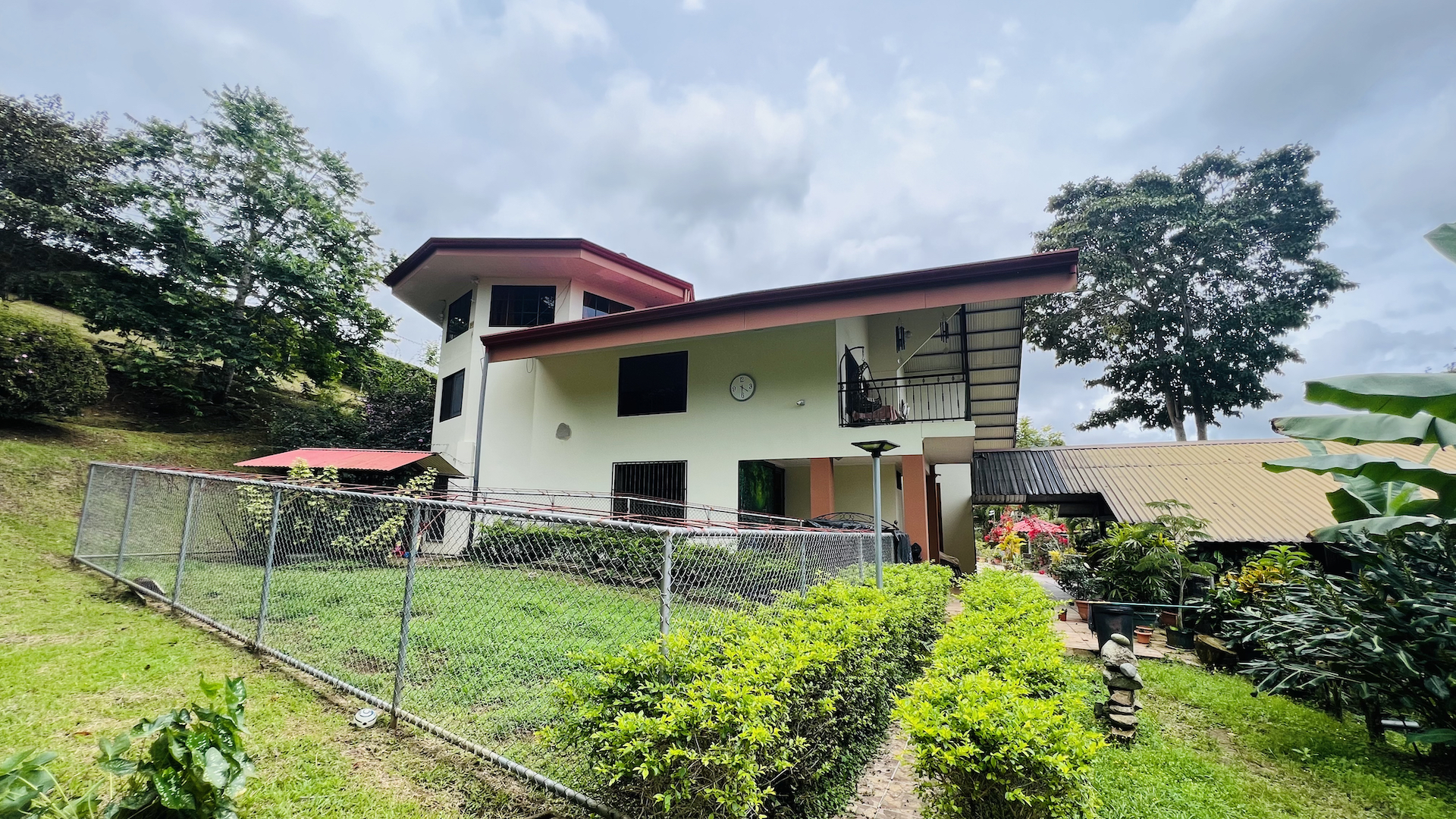 3 bed Single Family Homes For Sale in Perez Zeledon, San Jose - thumb 5