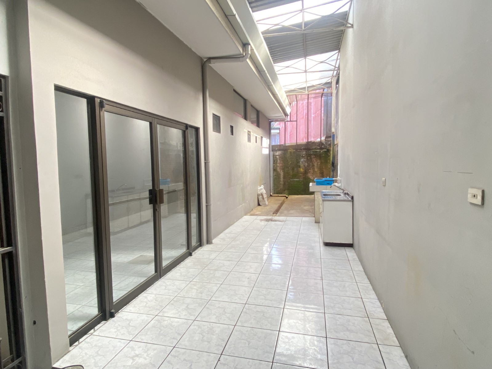 4 bed Commercial For Sale in San Jose, San Jose - thumb 1