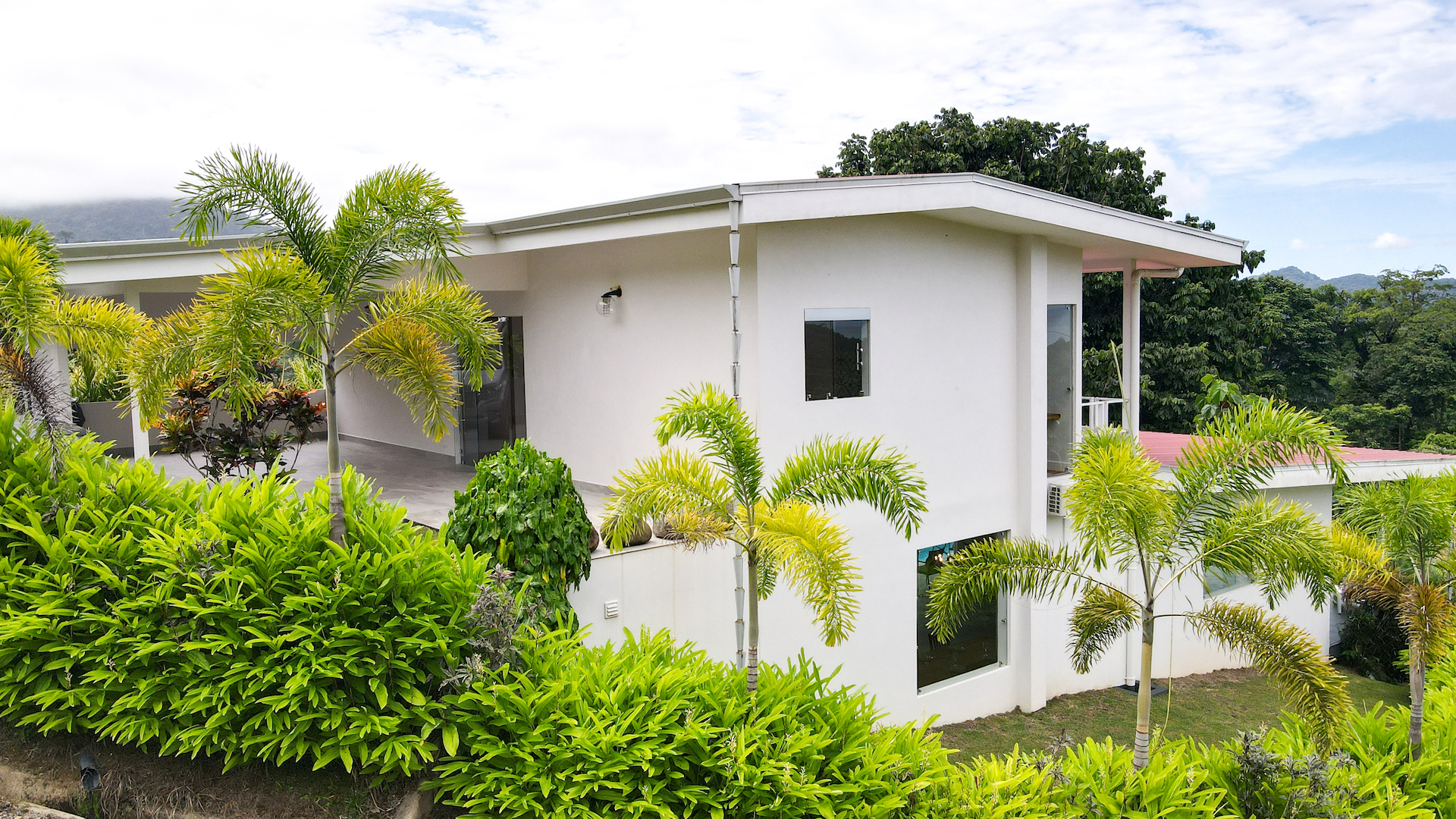 3 bed Single Family Homes For Sale in Ojochal, Puntarenas - thumb 2