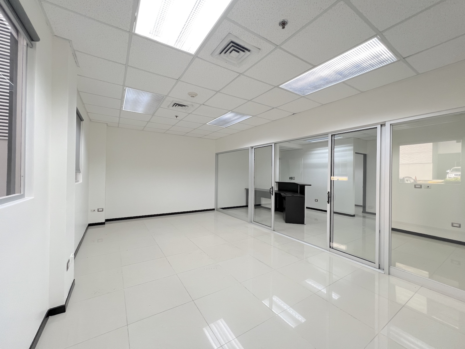 4 bed Commercial For Rent in Escazu, San Jose - thumb 8
