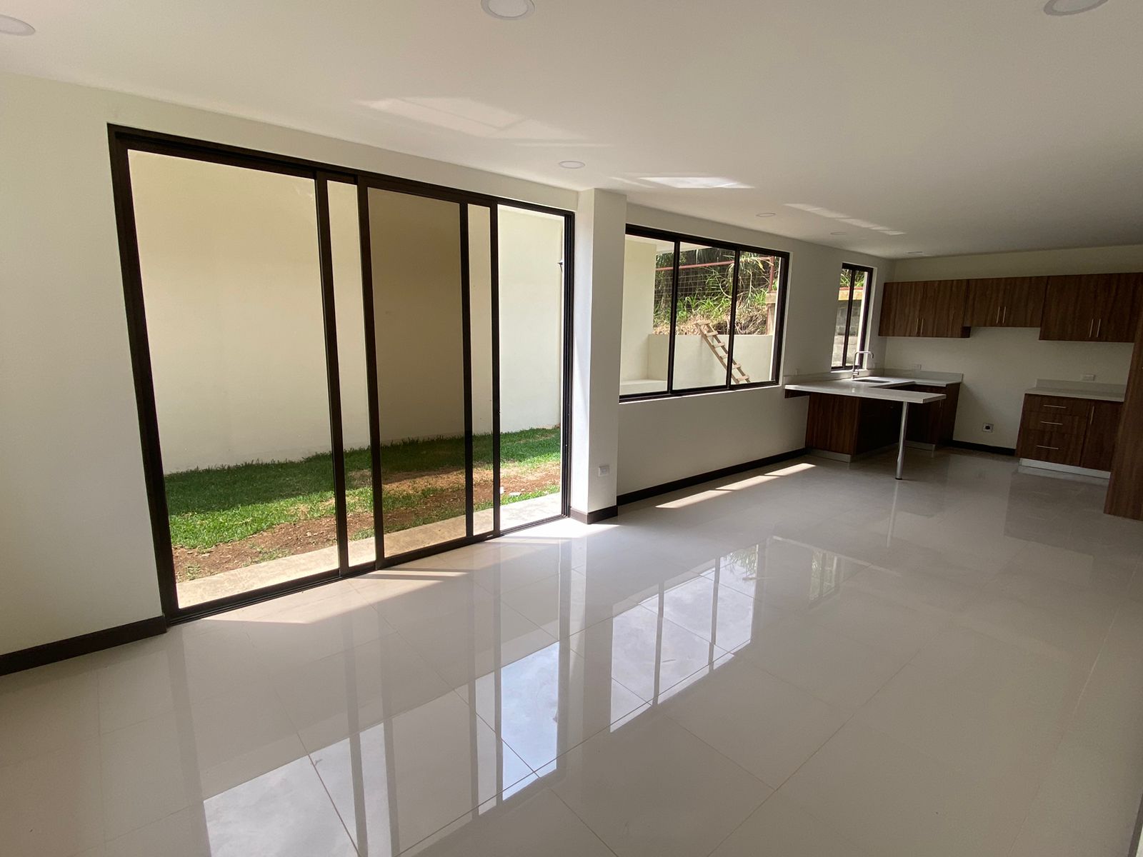 4 bed Condo For Rent in Granadilla, San Jose - thumb 13