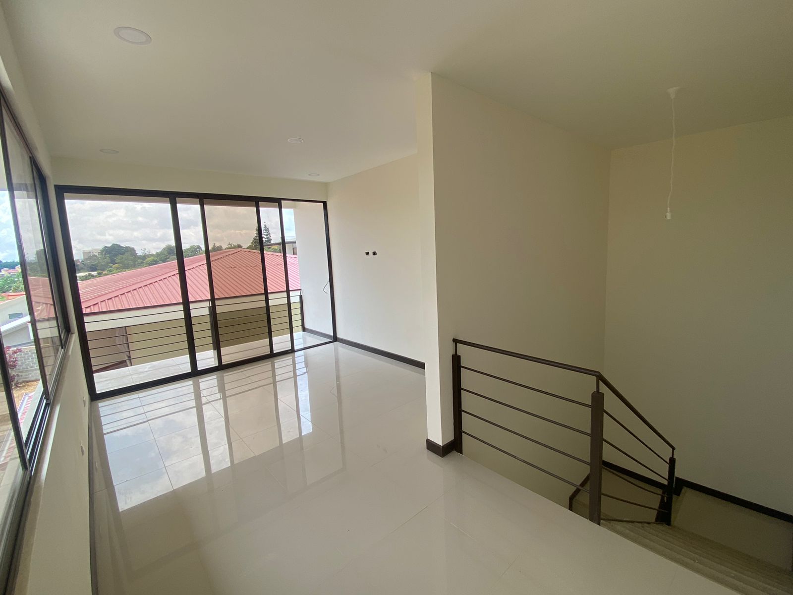 4 bed Condo For Rent in Granadilla, San Jose - thumb 5