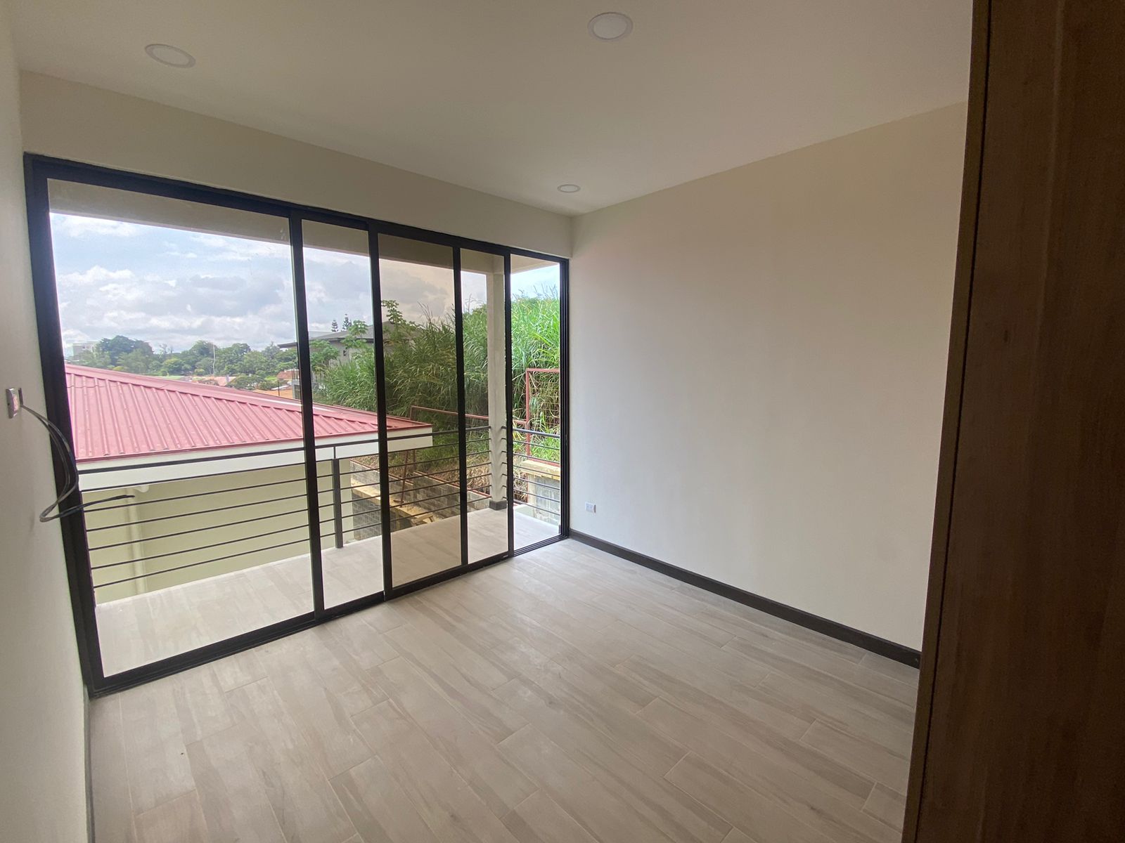 4 bed Condo For Rent in Granadilla, San Jose - thumb 3