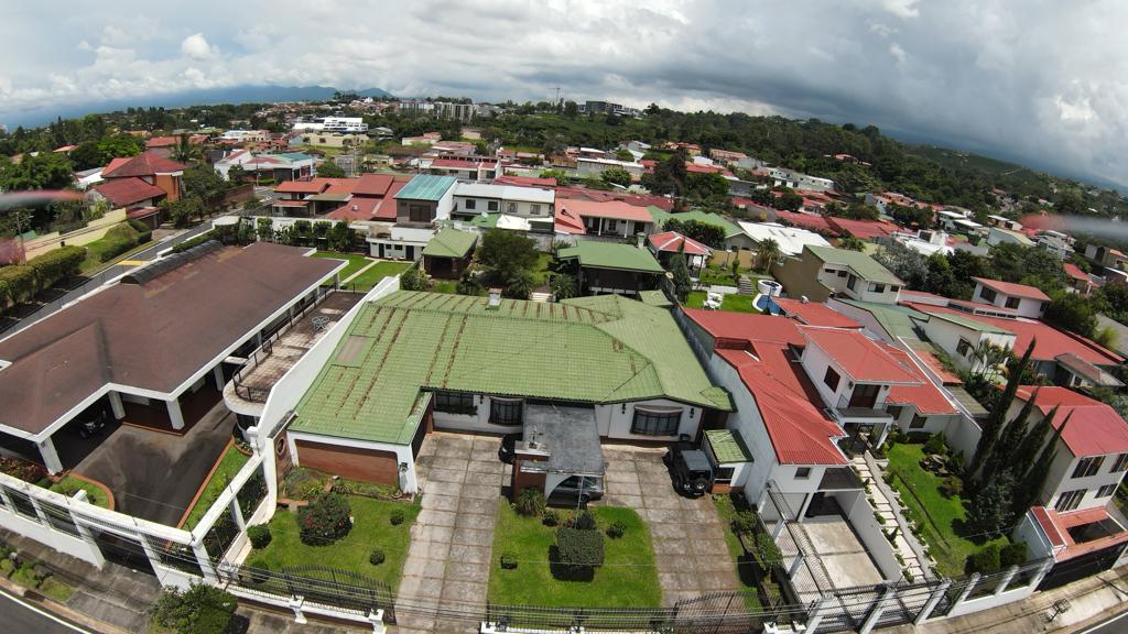 3 bed Single Family Homes For Sale in Curridabat, San Jose - thumb 4